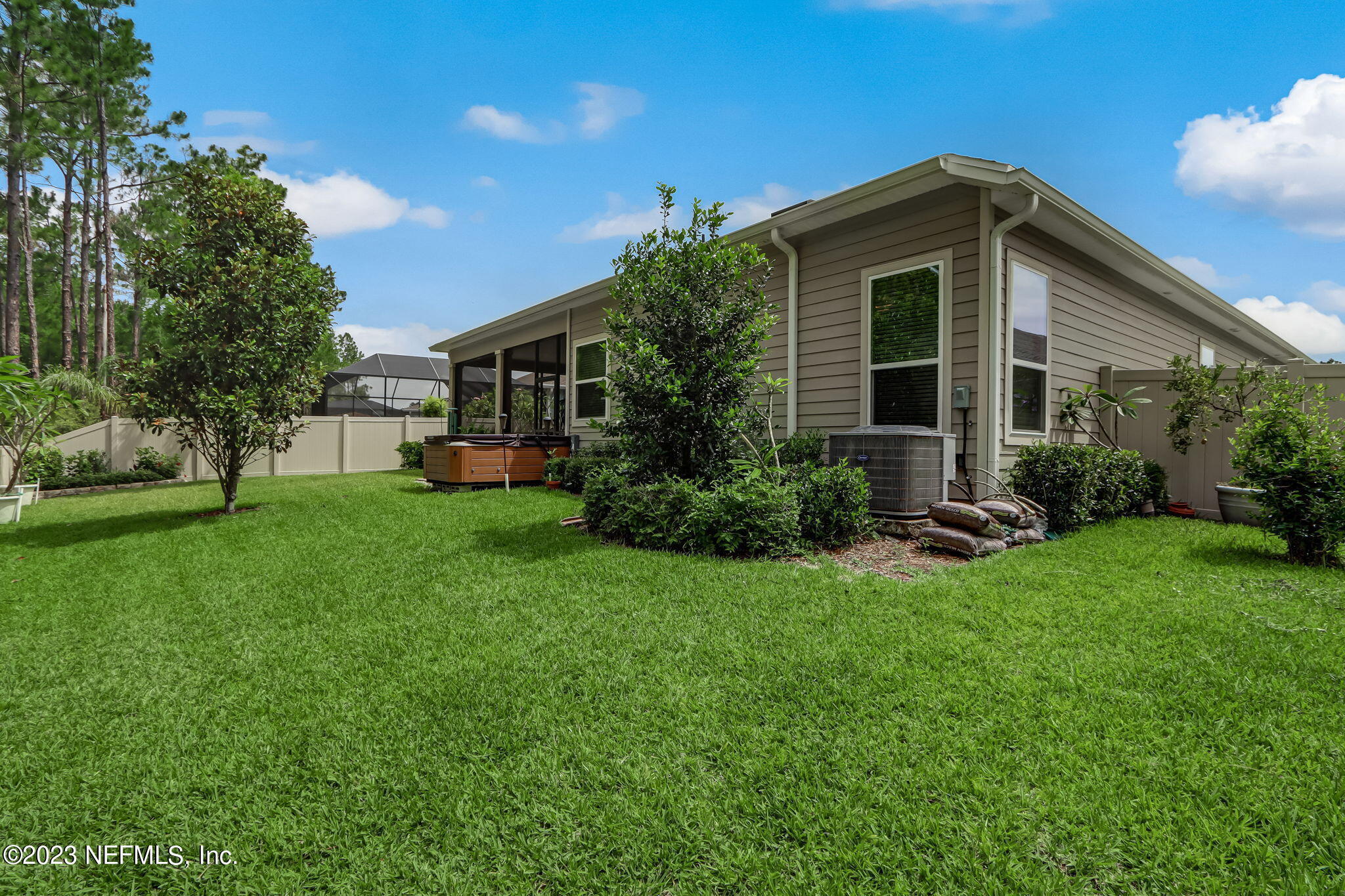 484 GLORIETA Drive