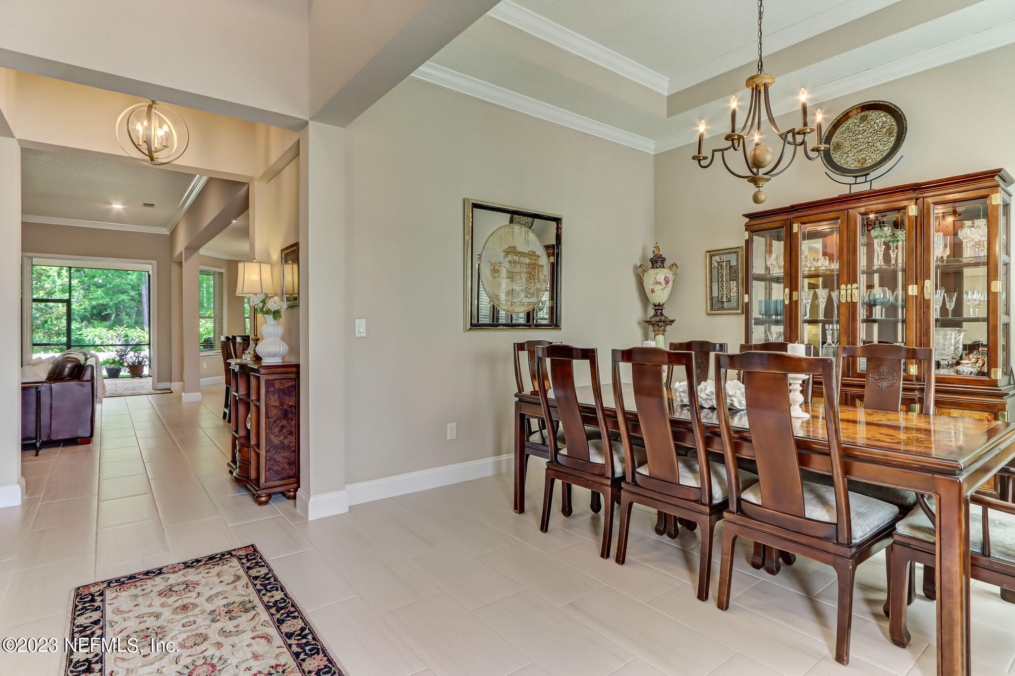 484 GLORIETA Drive