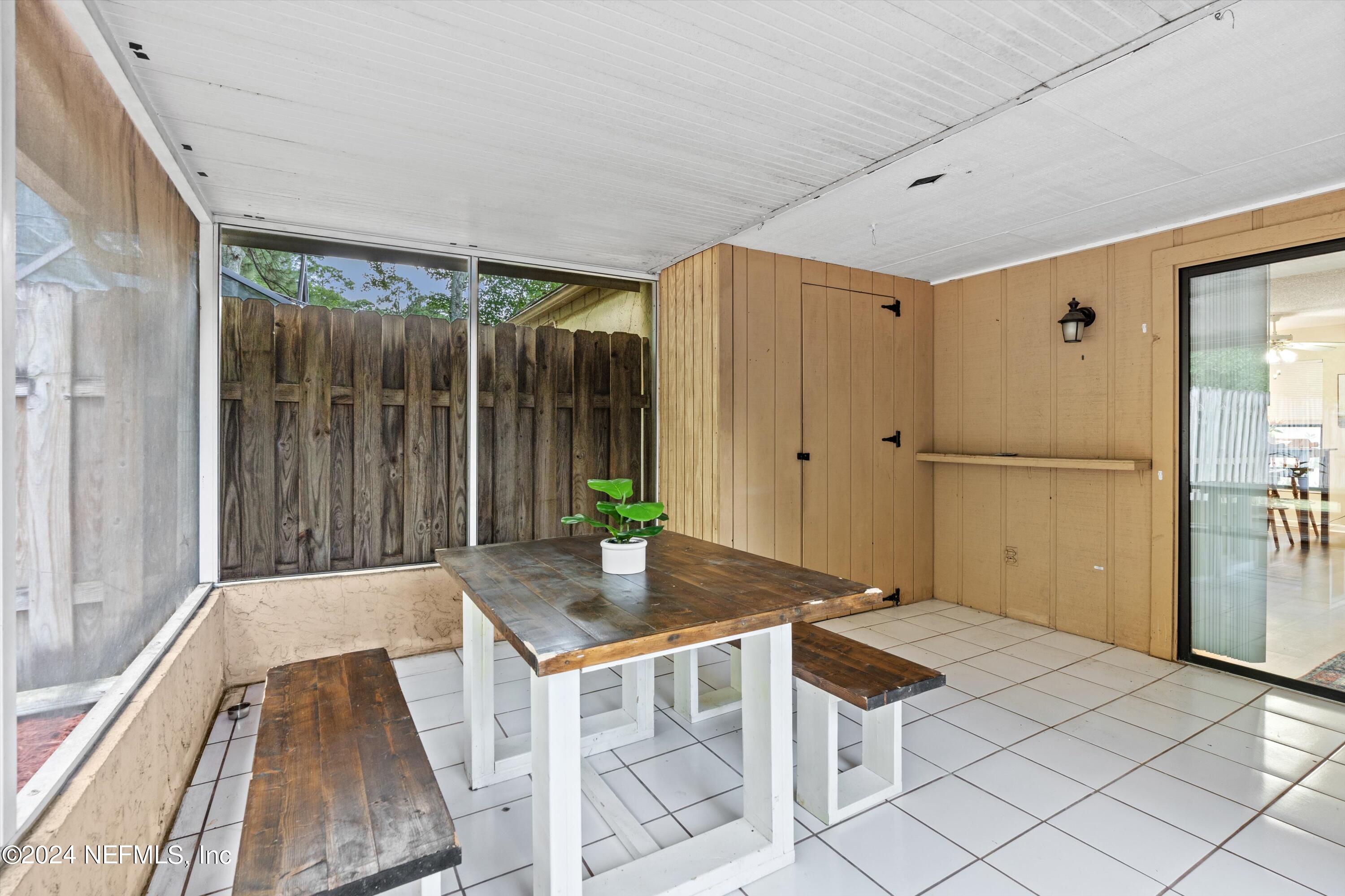 8445 PINEVERDE Lane