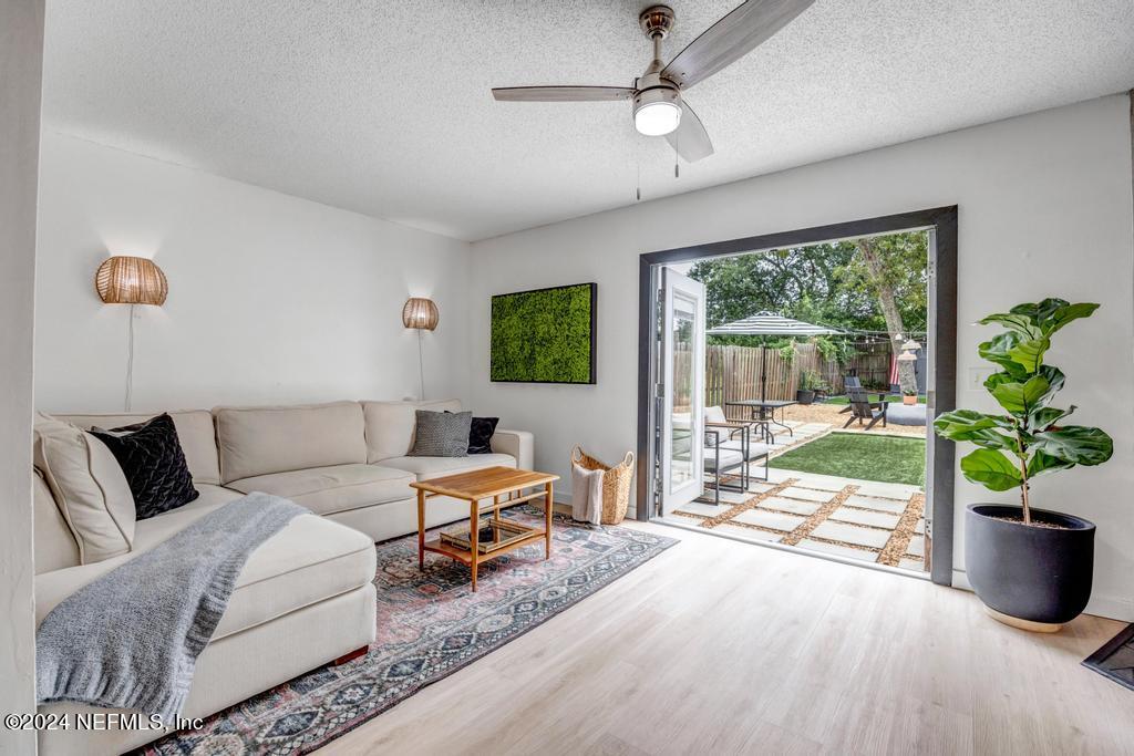 3013 COBBLEWOOD Lane E