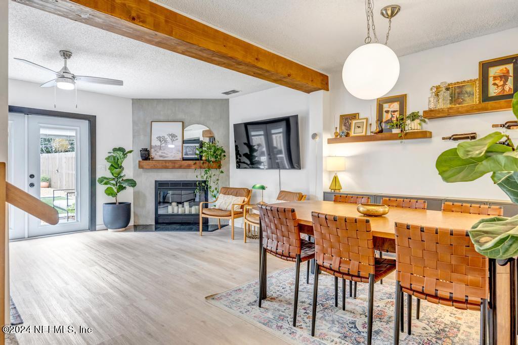 3013 COBBLEWOOD Lane E