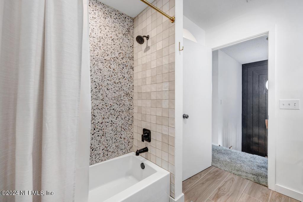 3013 COBBLEWOOD Lane E