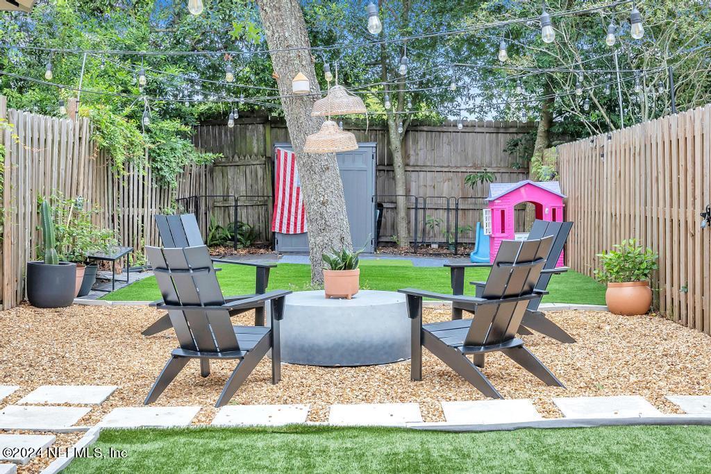 3013 COBBLEWOOD Lane E