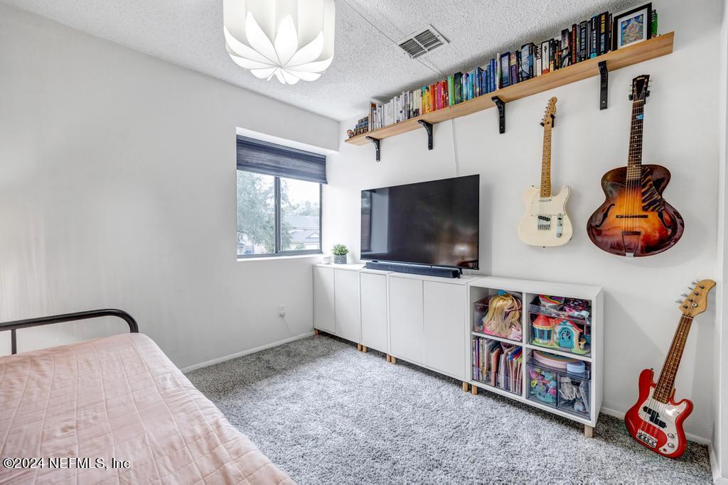 3013 COBBLEWOOD Lane E