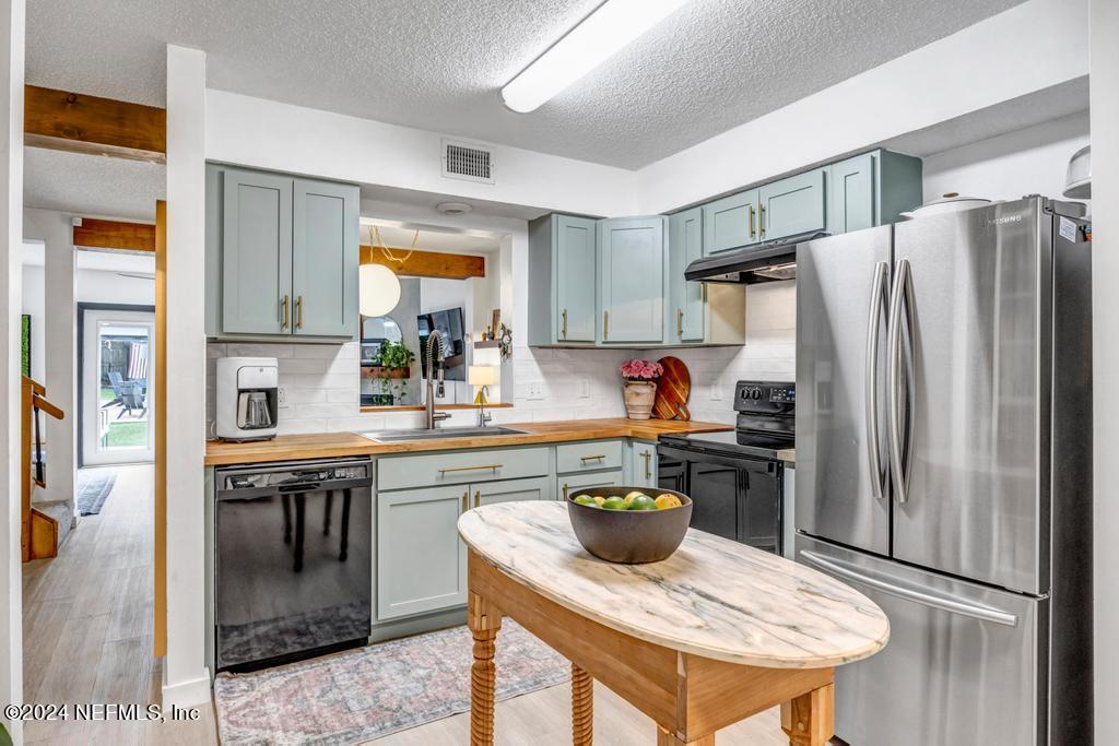 3013 COBBLEWOOD Lane E