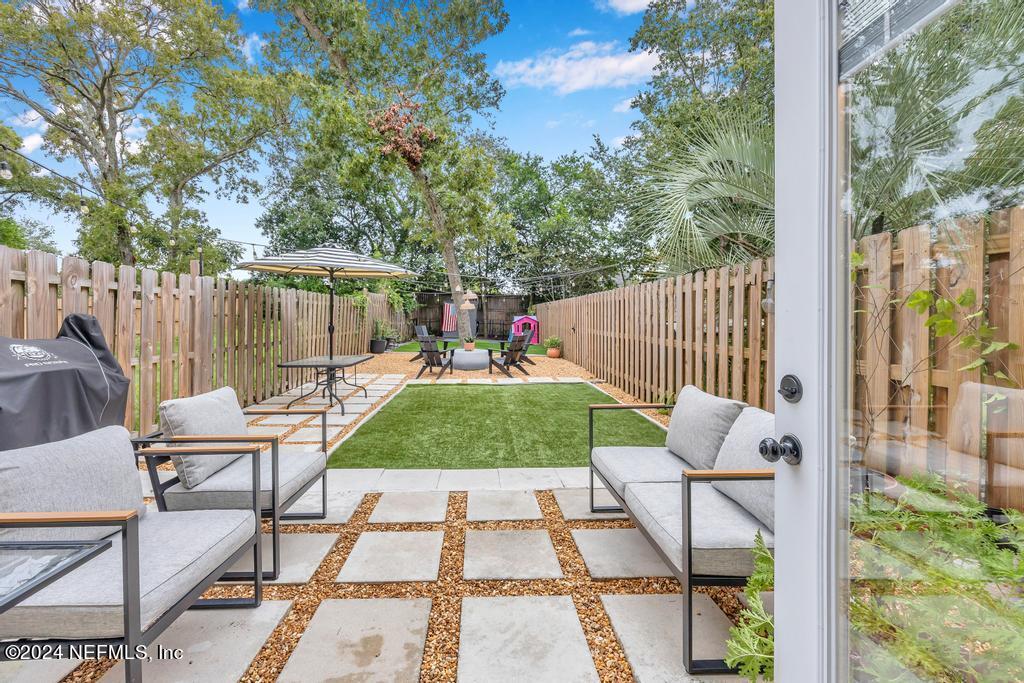 3013 COBBLEWOOD Lane E