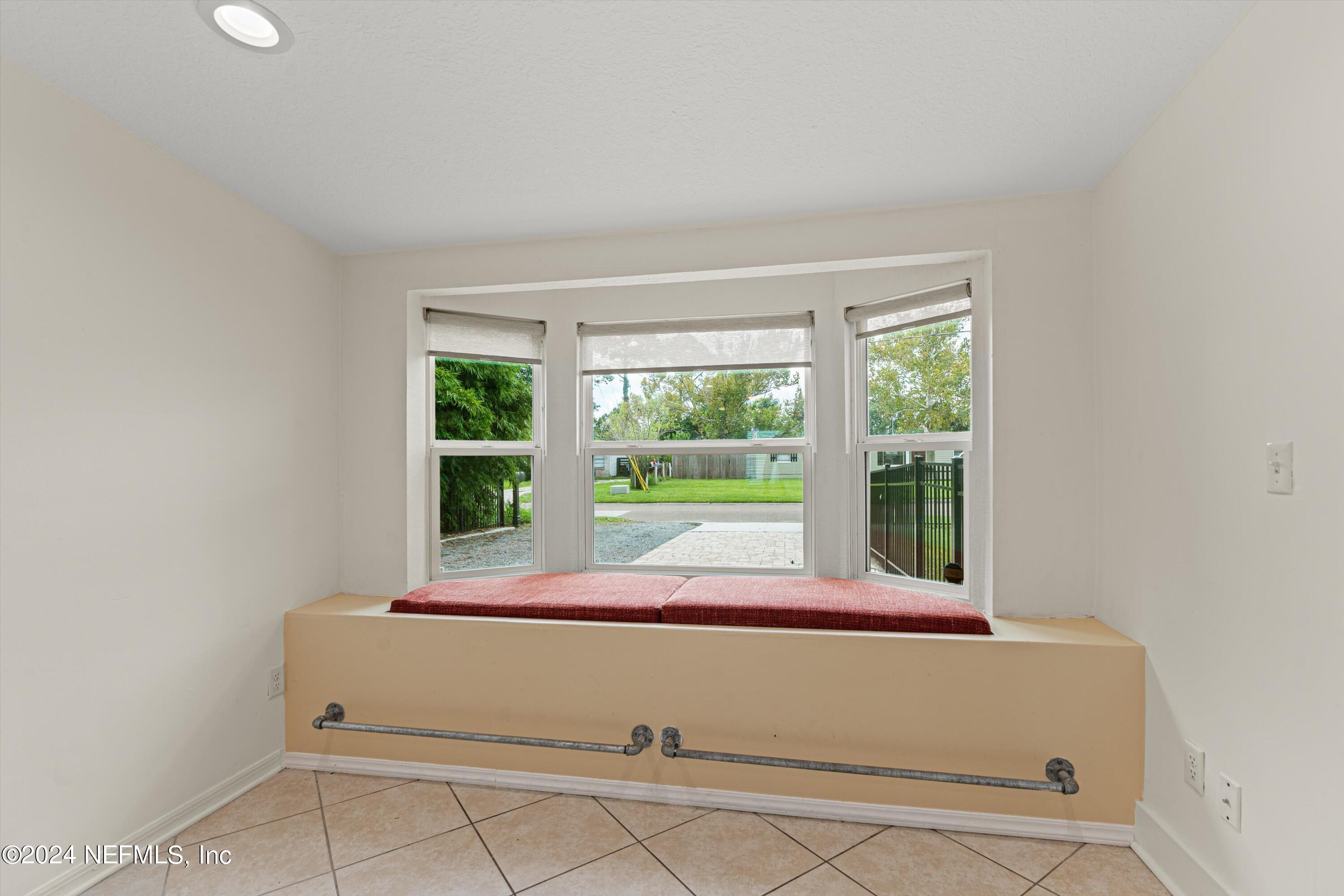 90 FORRESTAL Circle S