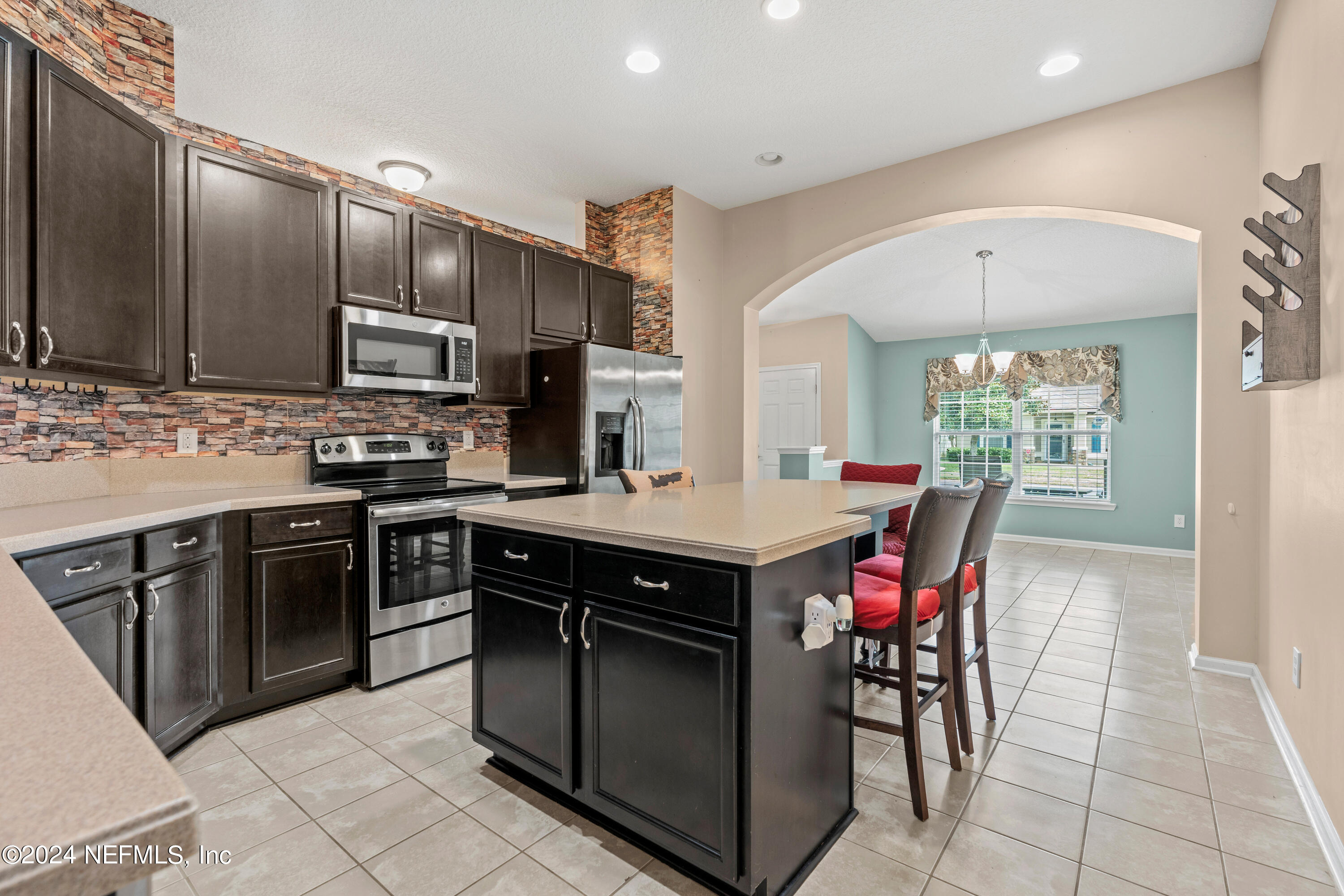 86034 TROPICANA Court