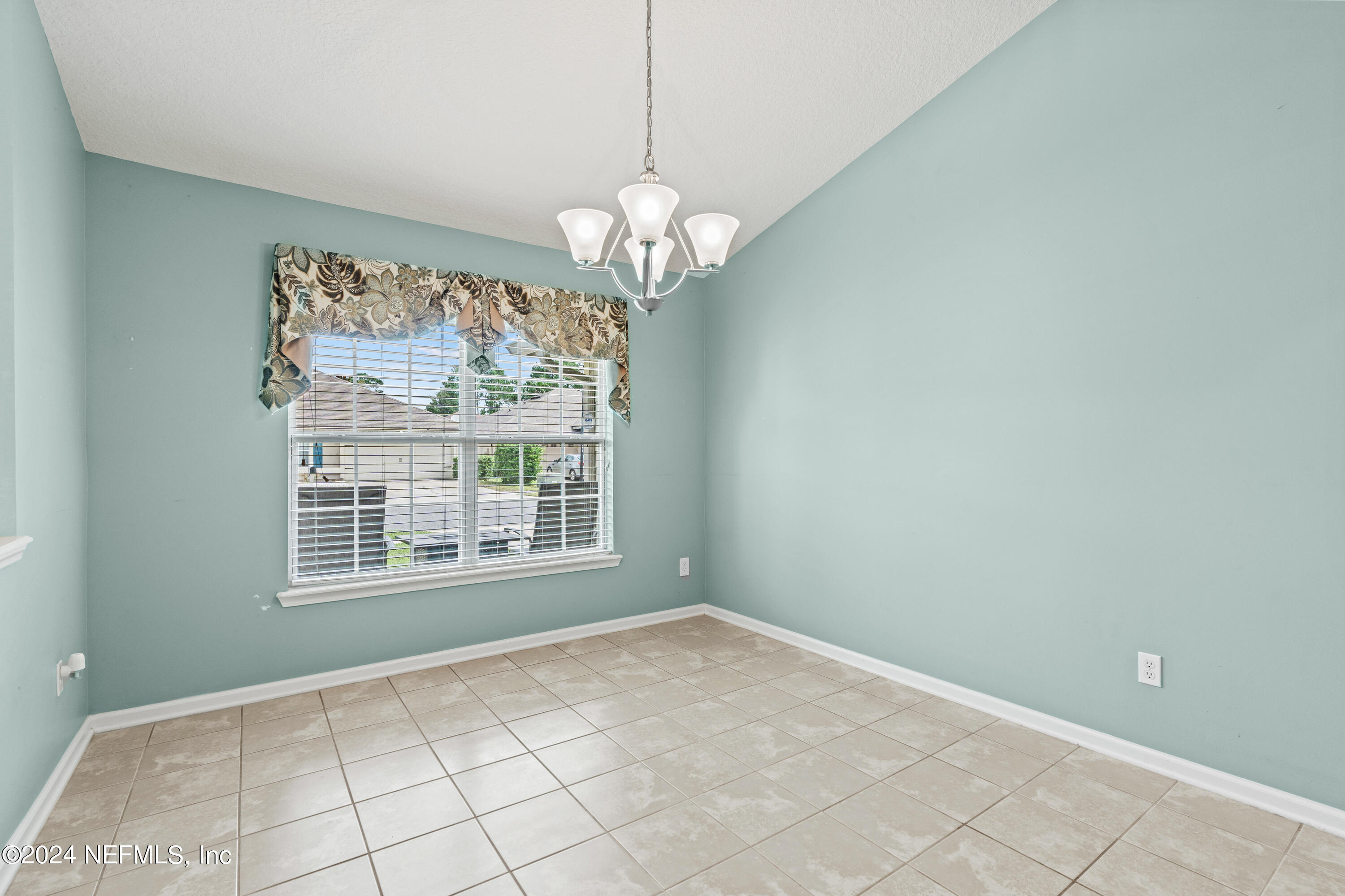 86034 TROPICANA Court