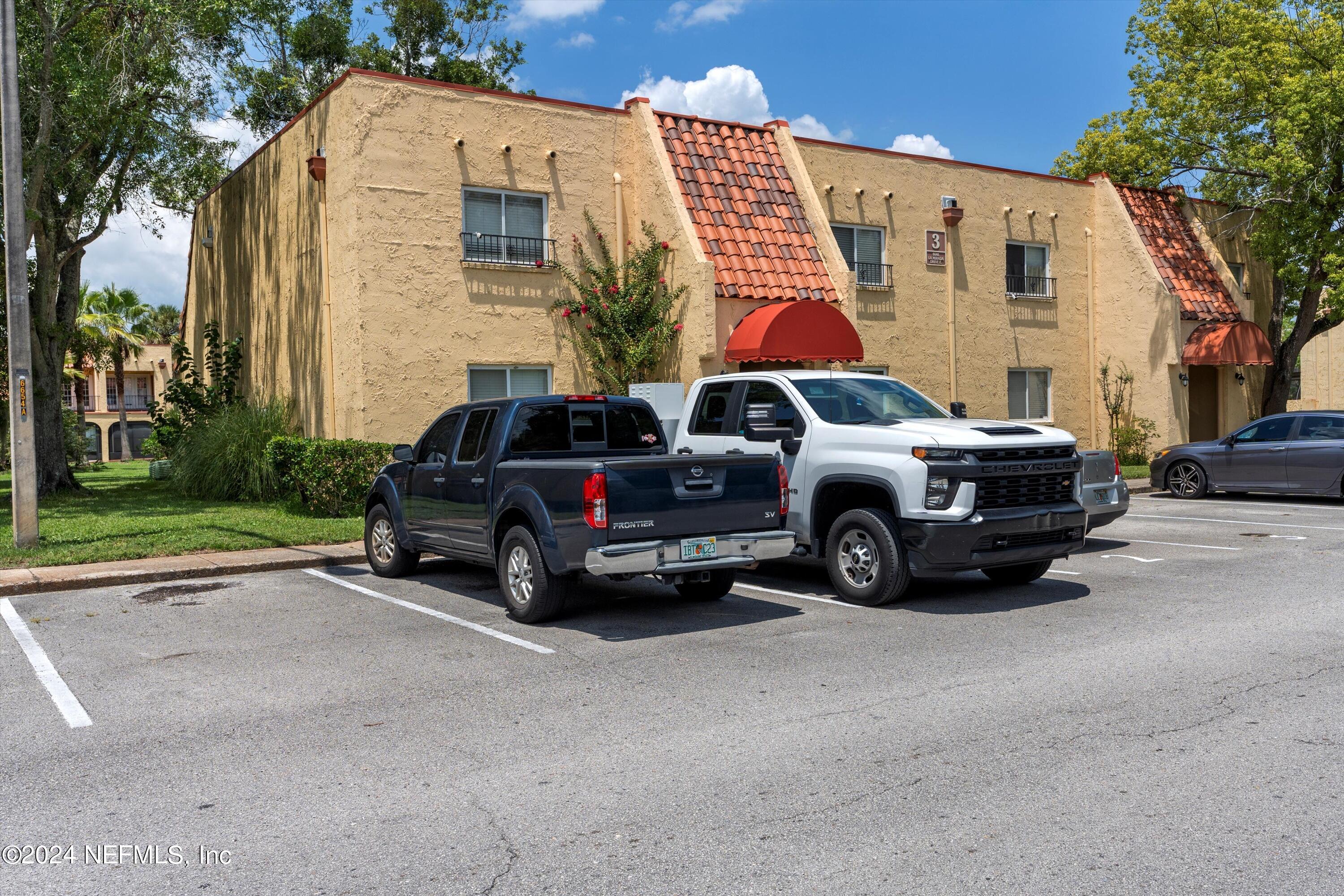 6646 LA MIRADA Drive E, 4