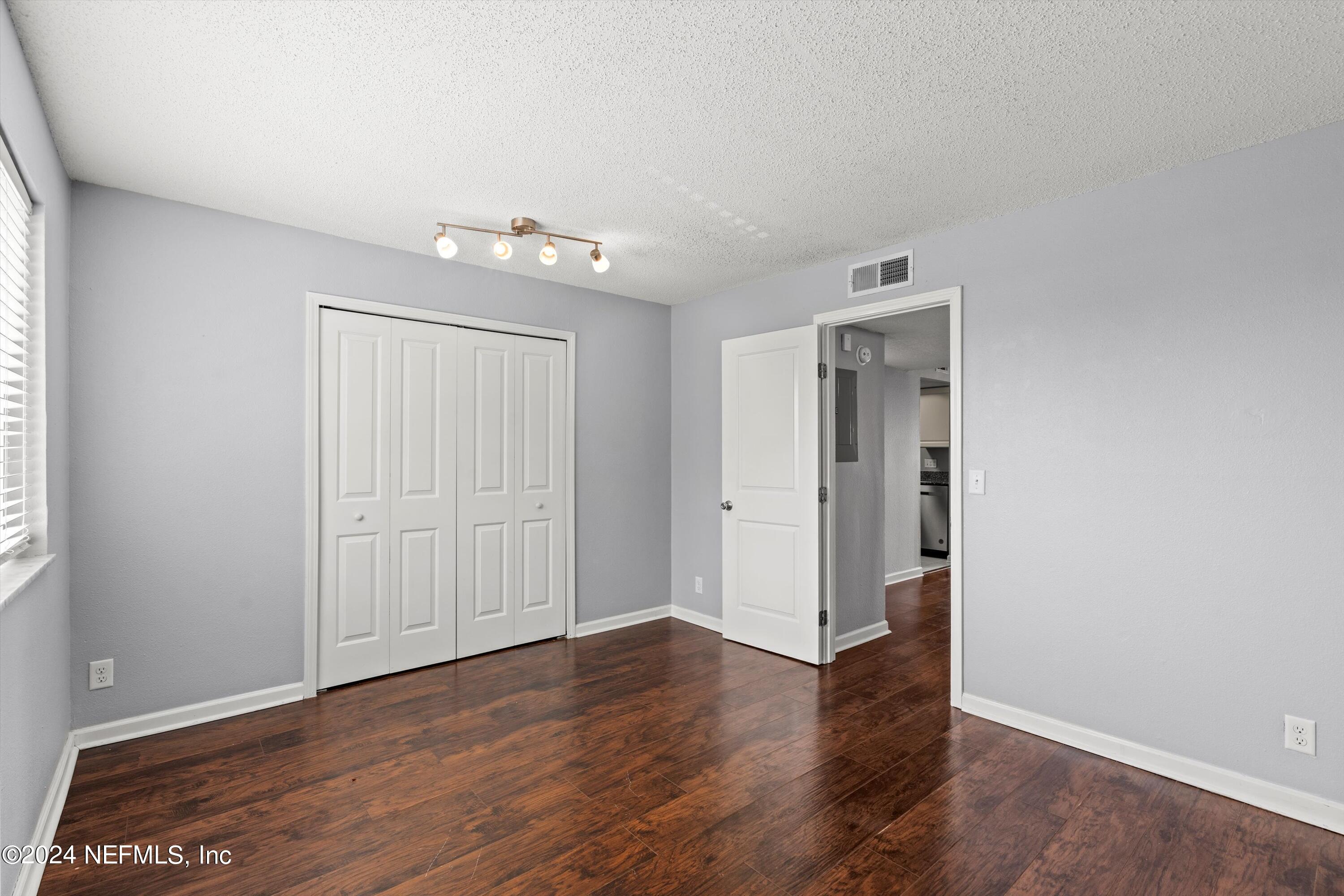 6646 LA MIRADA Drive E, 4