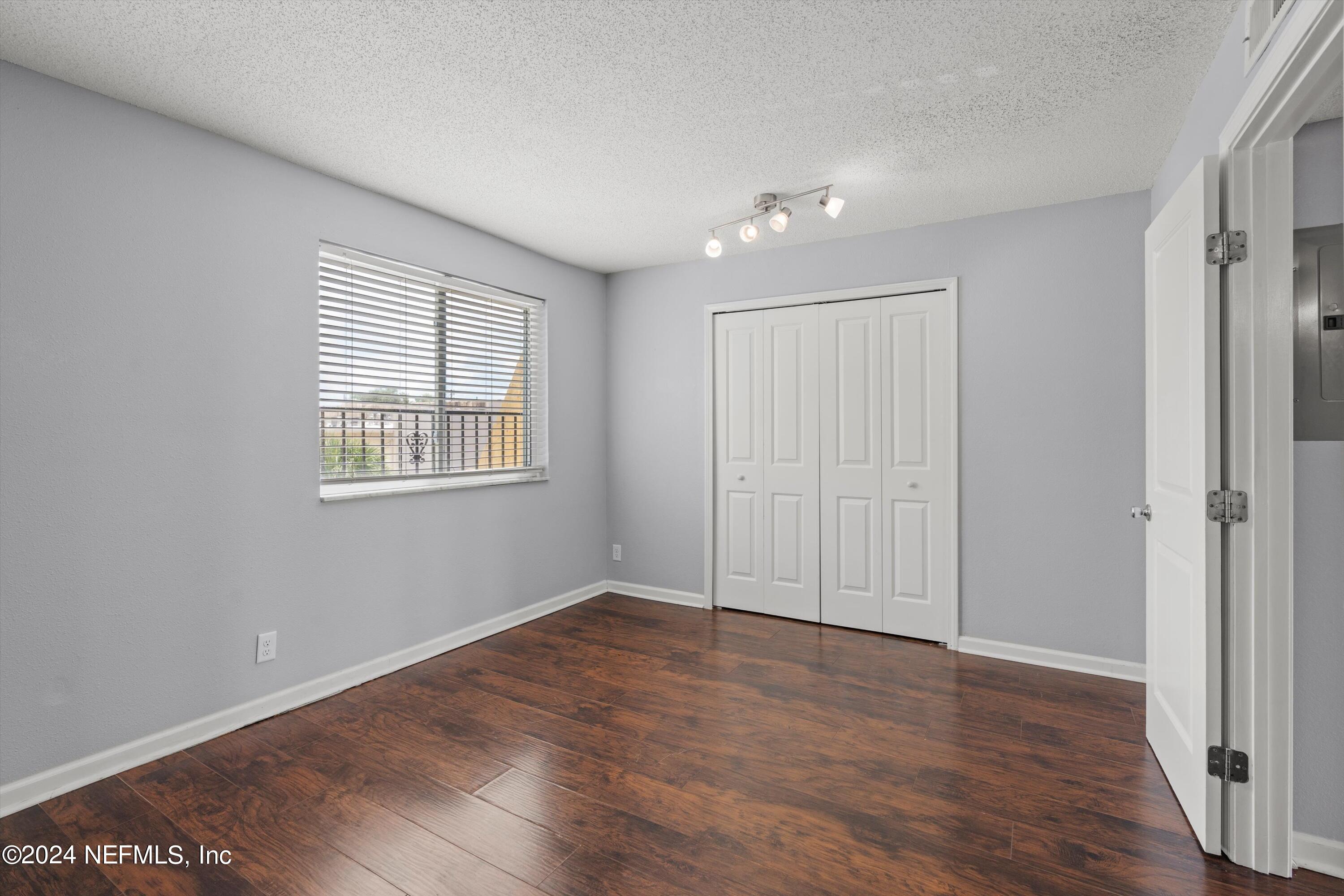 6646 LA MIRADA Drive E, 4