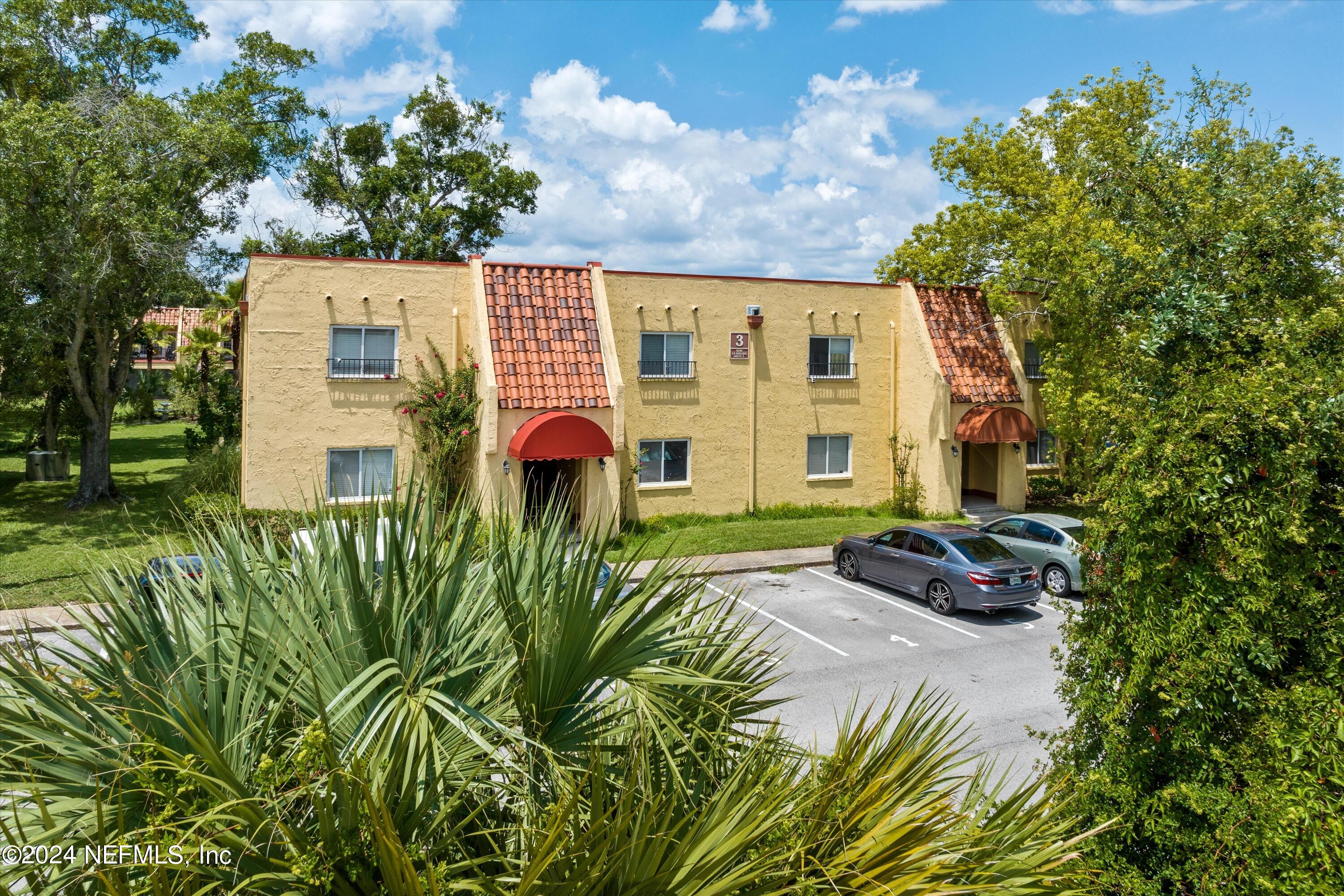 6646 LA MIRADA Drive E, 4