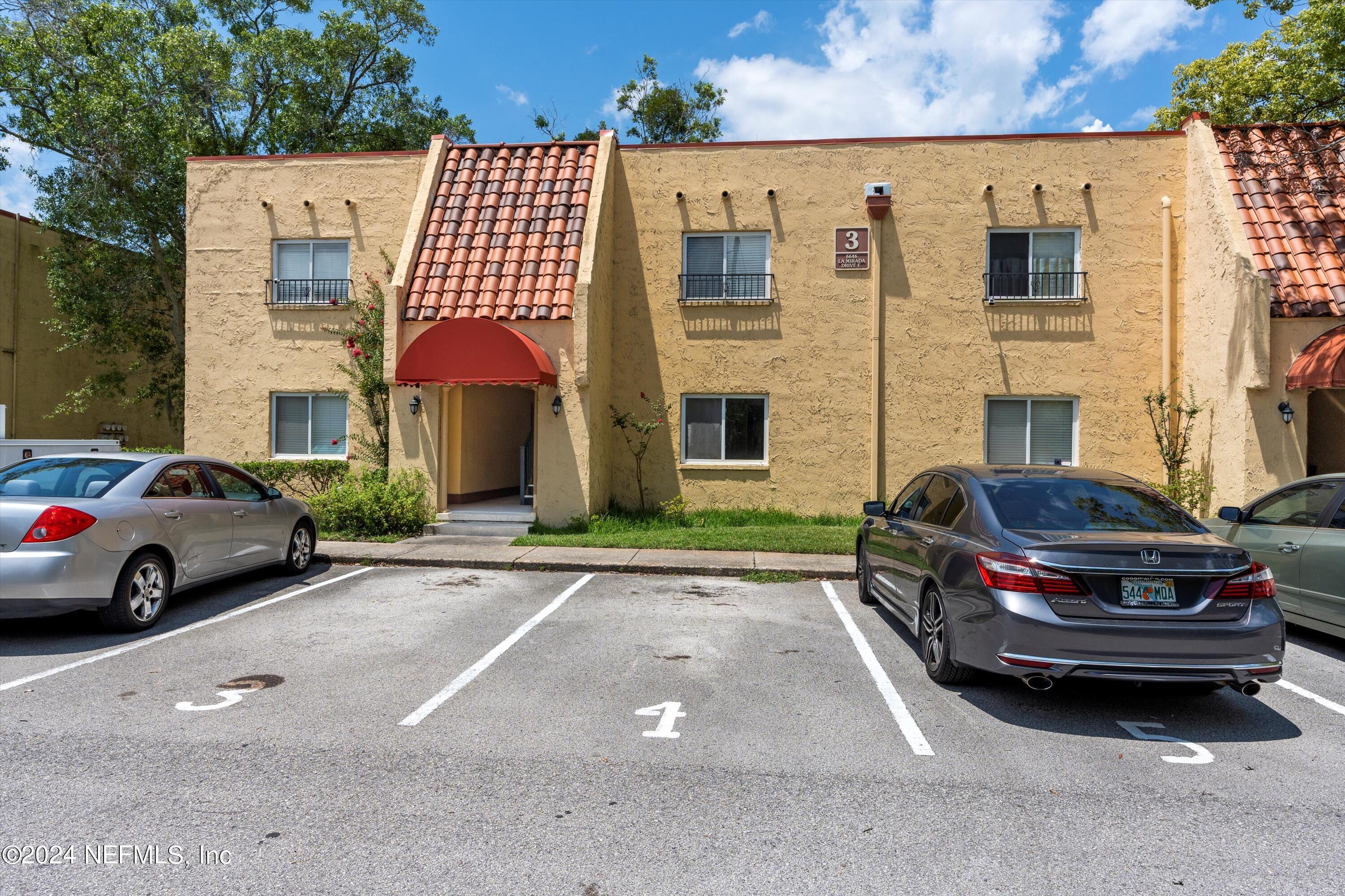 6646 LA MIRADA Drive E, 4