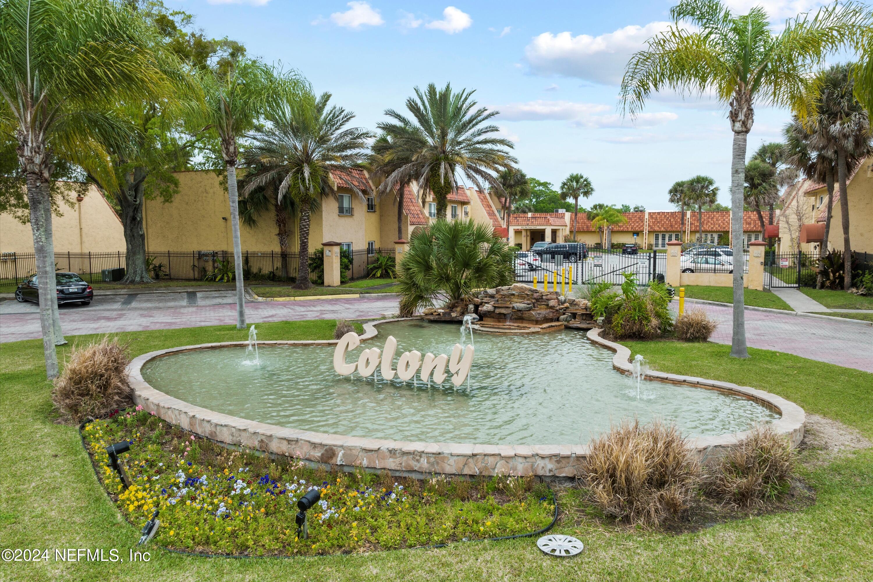 6646 LA MIRADA Drive E, 4