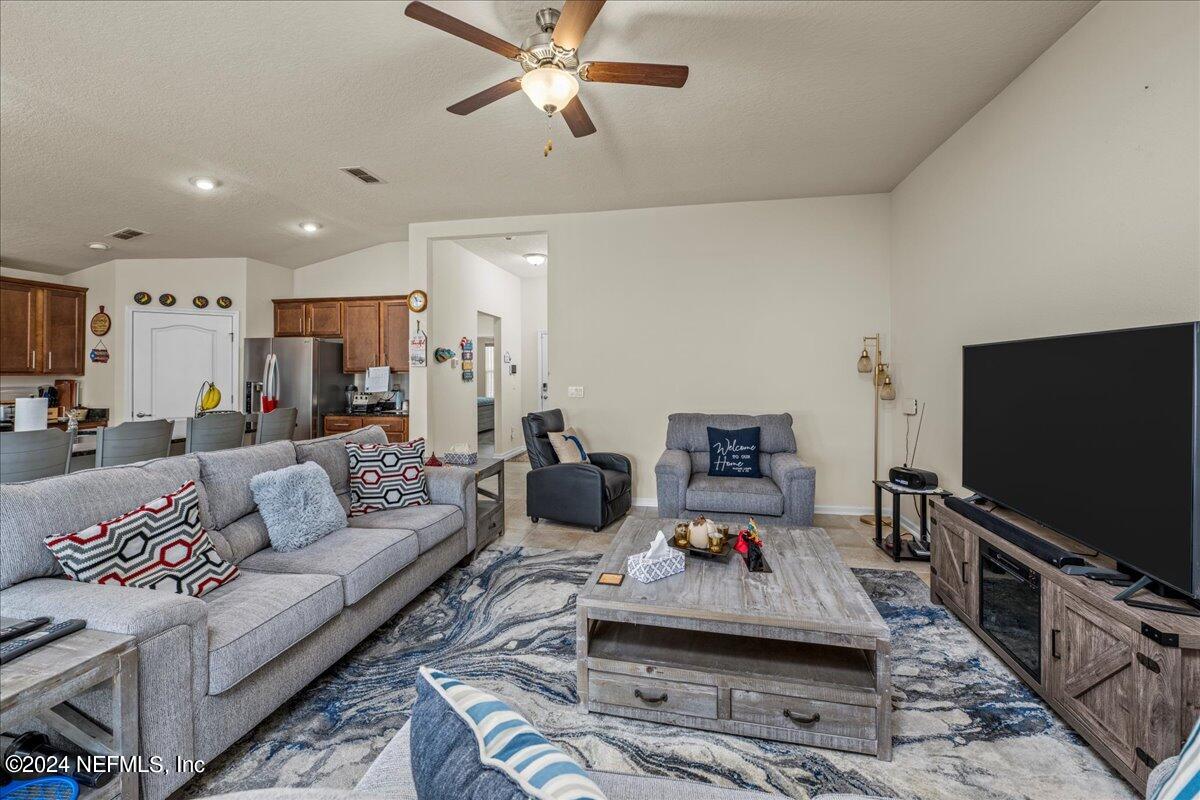 3618 PARIANA Lane
