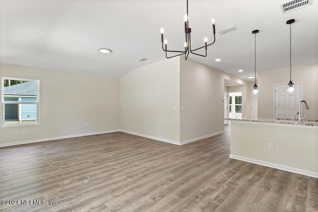 409 RUSTIC Road