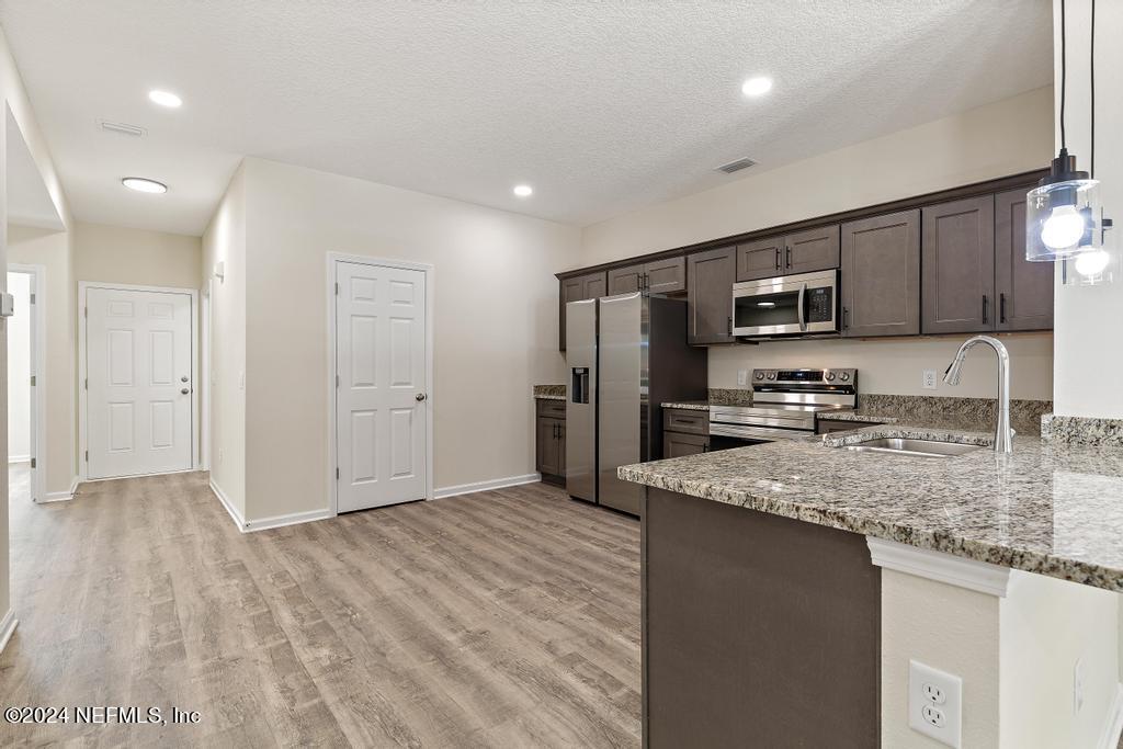 409 RUSTIC Road