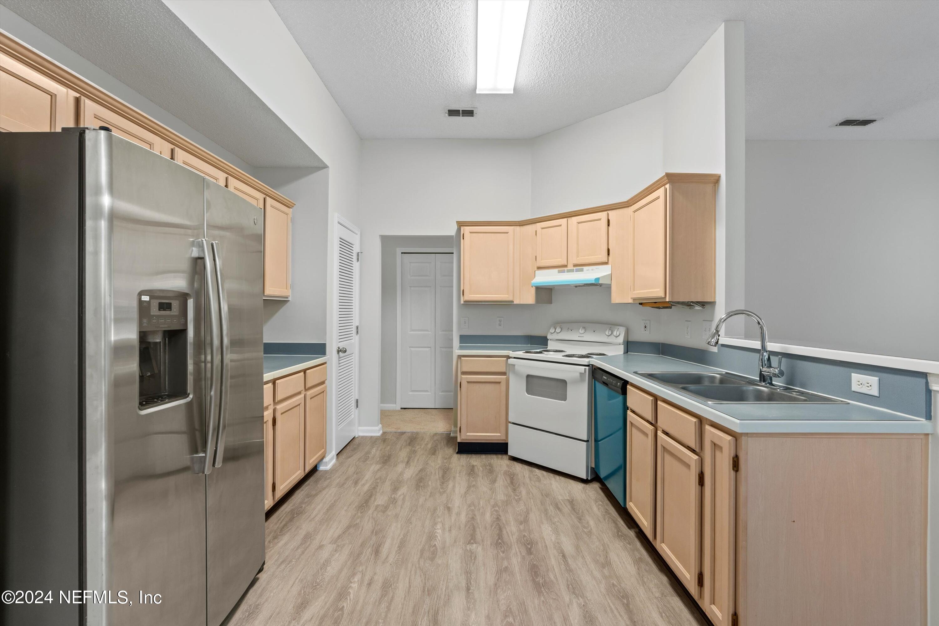 5434 CHESTNUT LAKE Drive