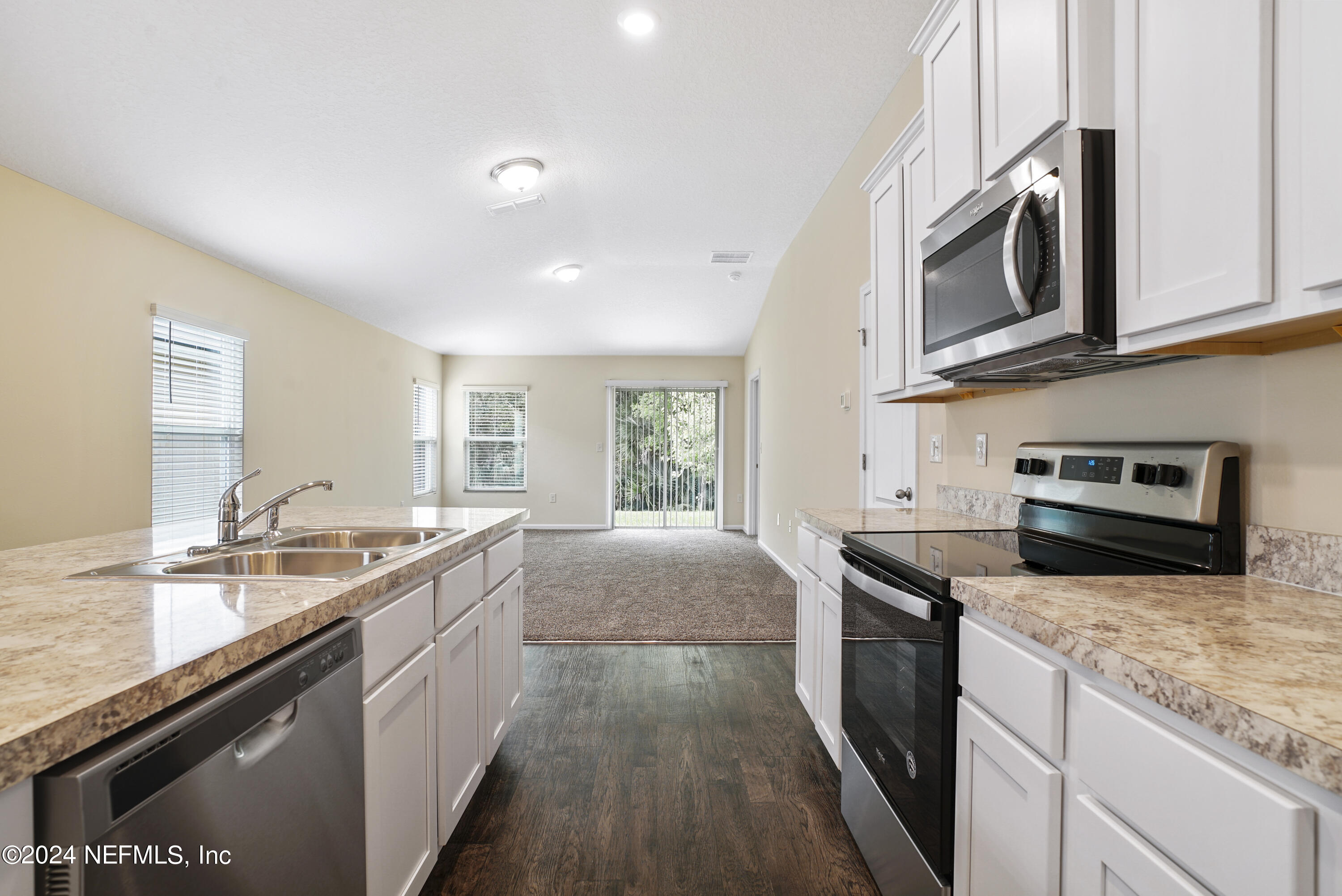 7862 MEADOW WALK Lane