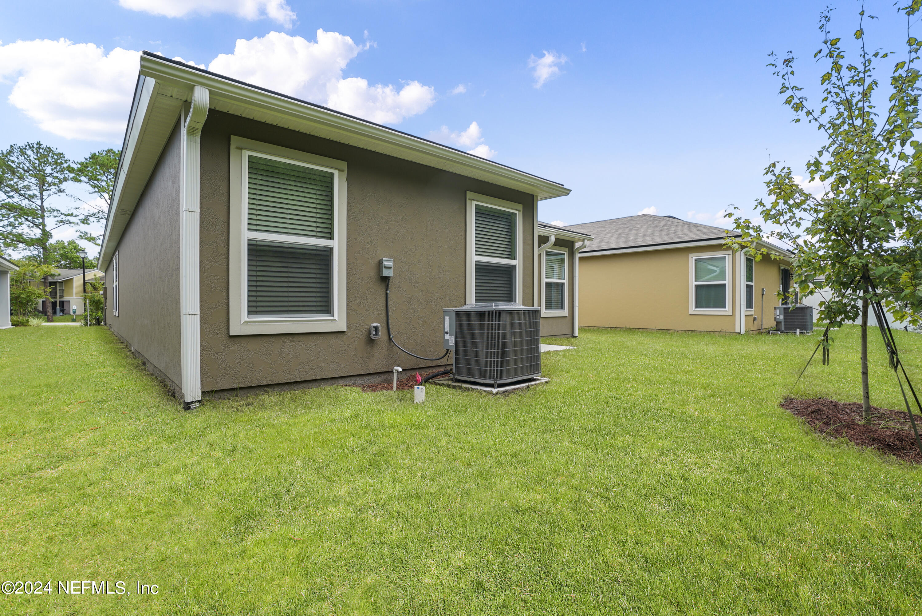 7862 MEADOW WALK Lane