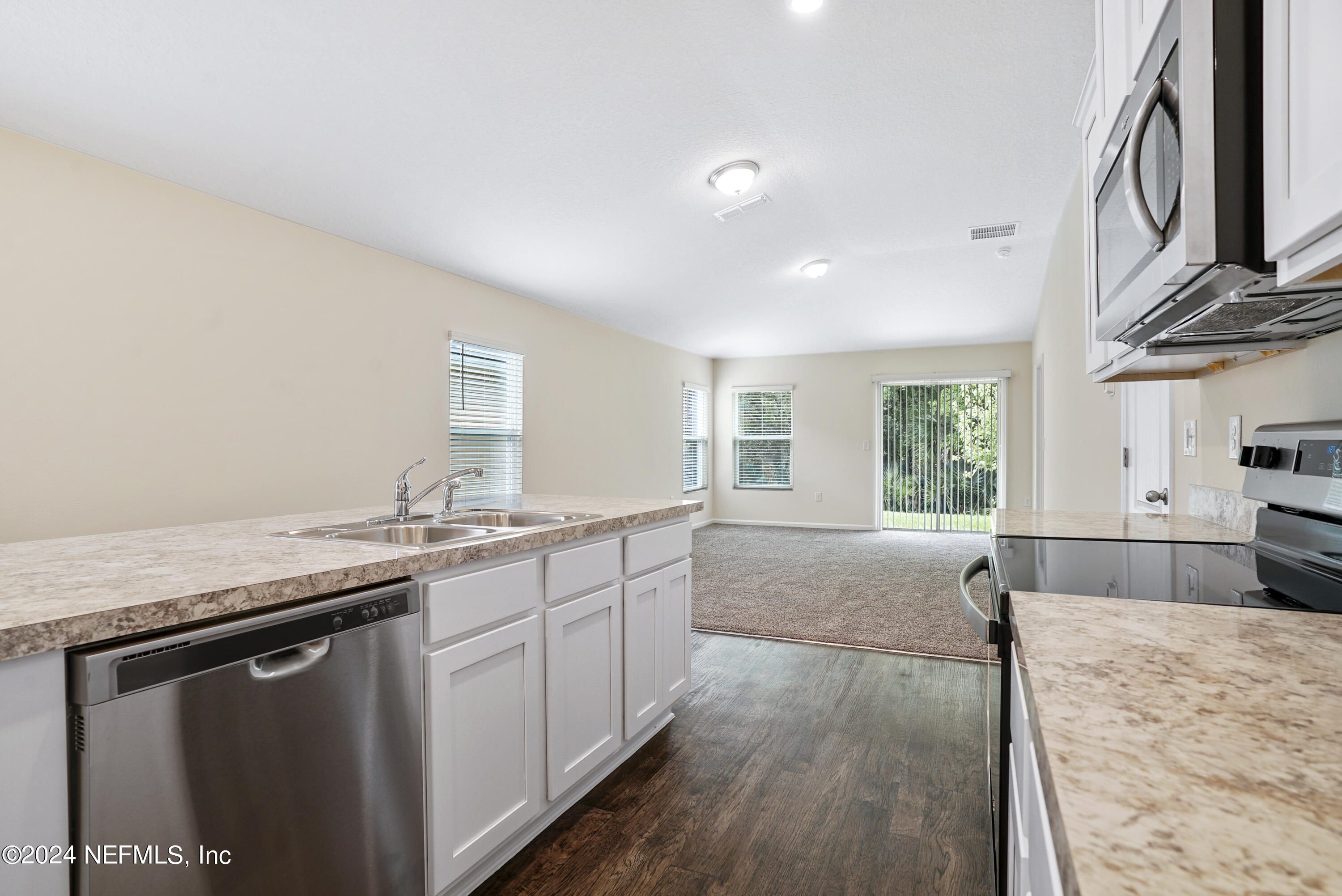 7862 MEADOW WALK Lane