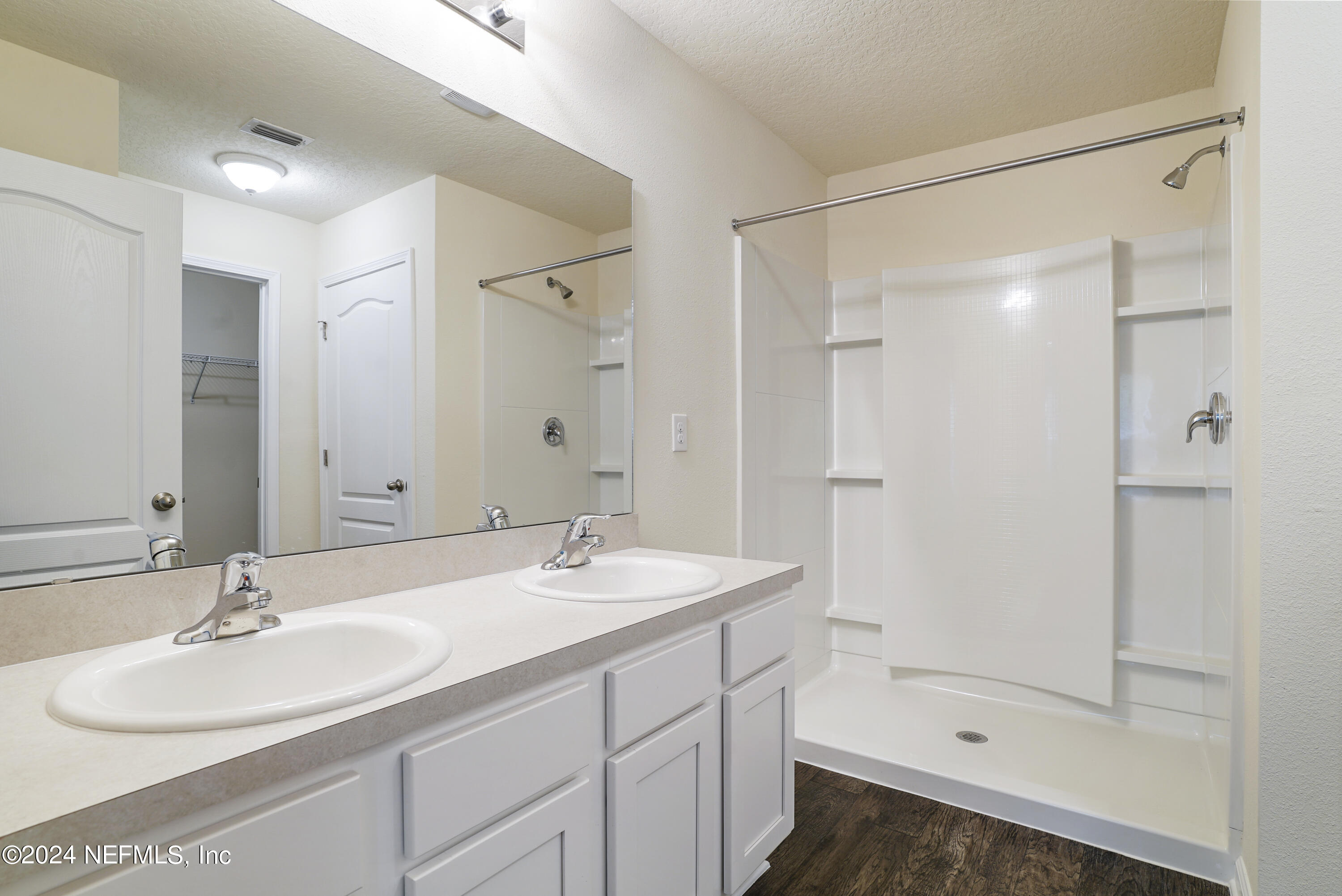 7862 MEADOW WALK Lane