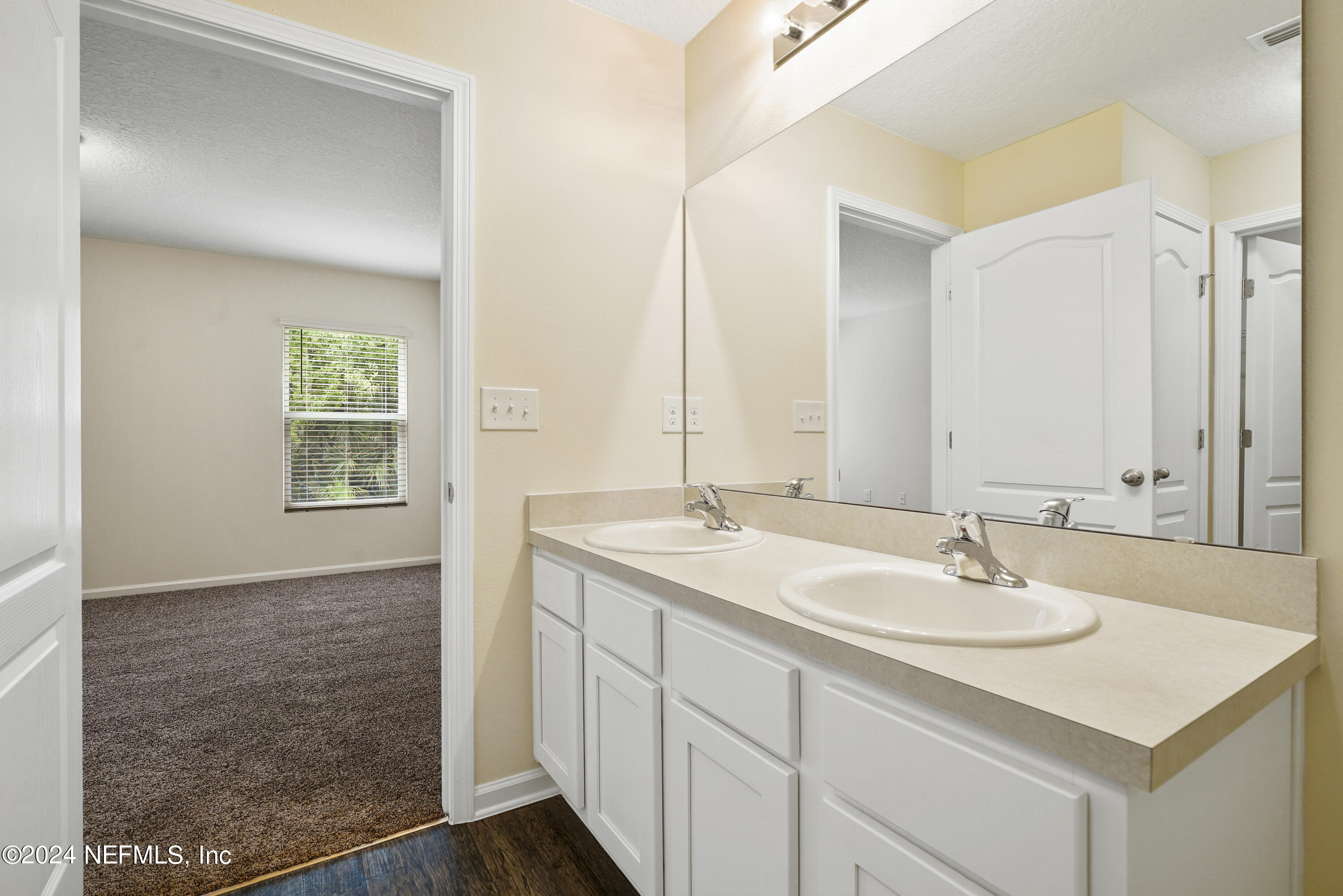 7862 MEADOW WALK Lane