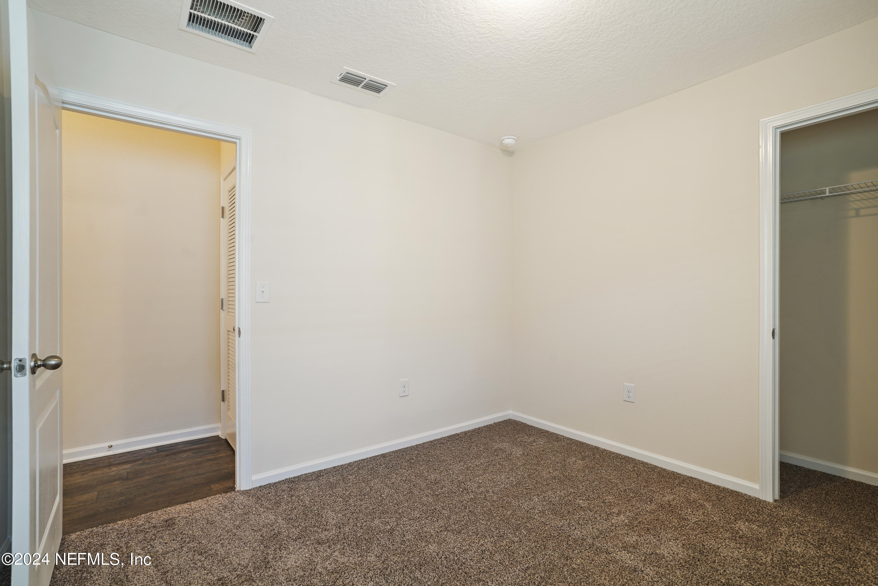 7862 MEADOW WALK Lane