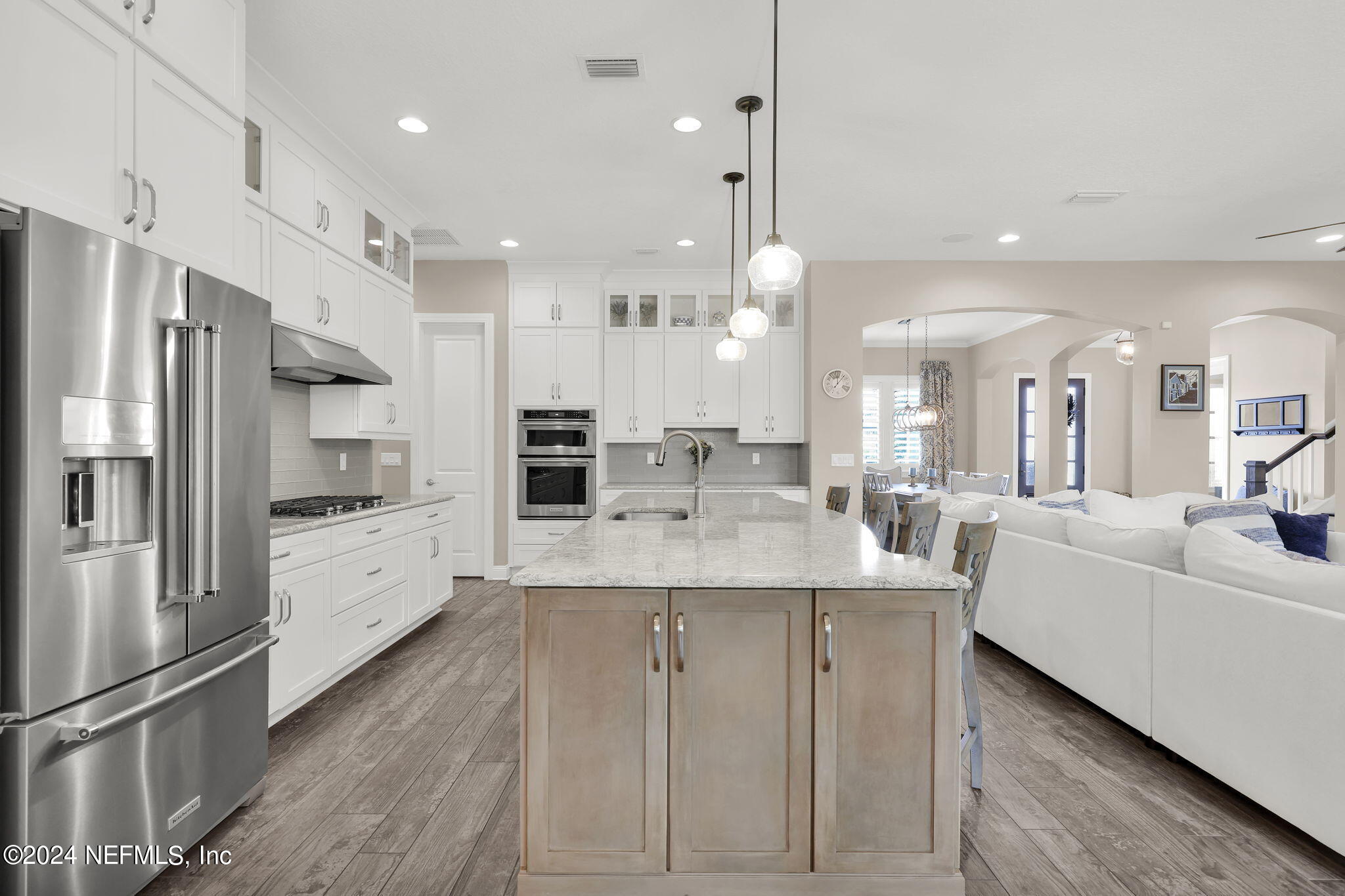 631 OXFORD ESTATES Way