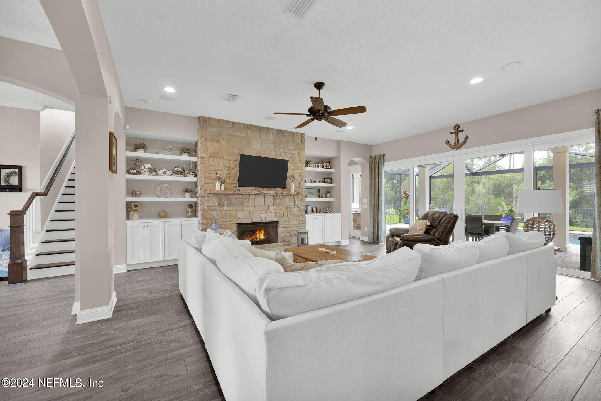 631 OXFORD ESTATES Way