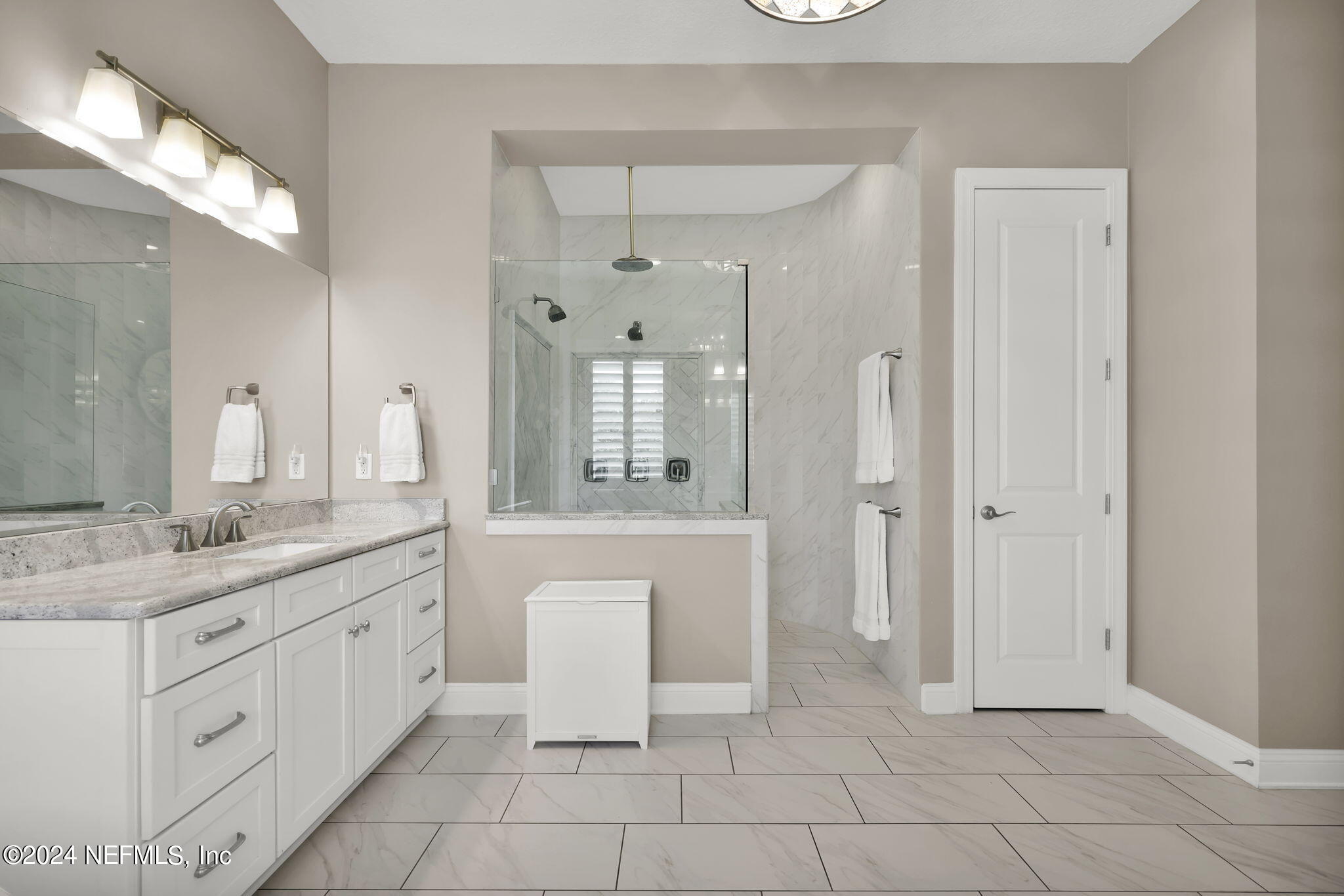 631 OXFORD ESTATES Way