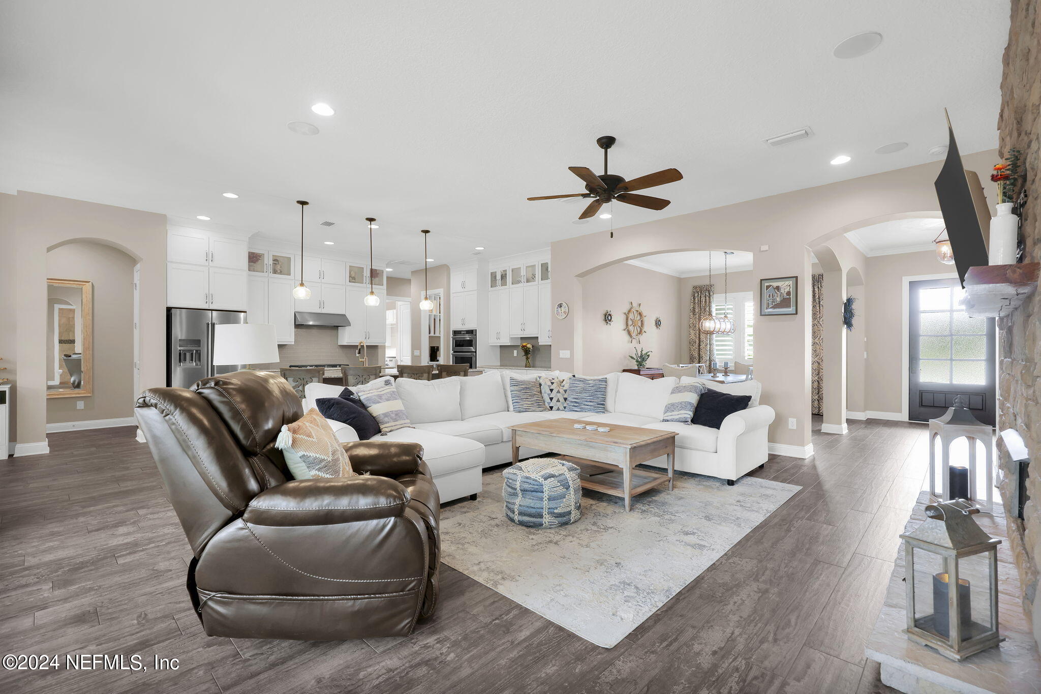 631 OXFORD ESTATES Way