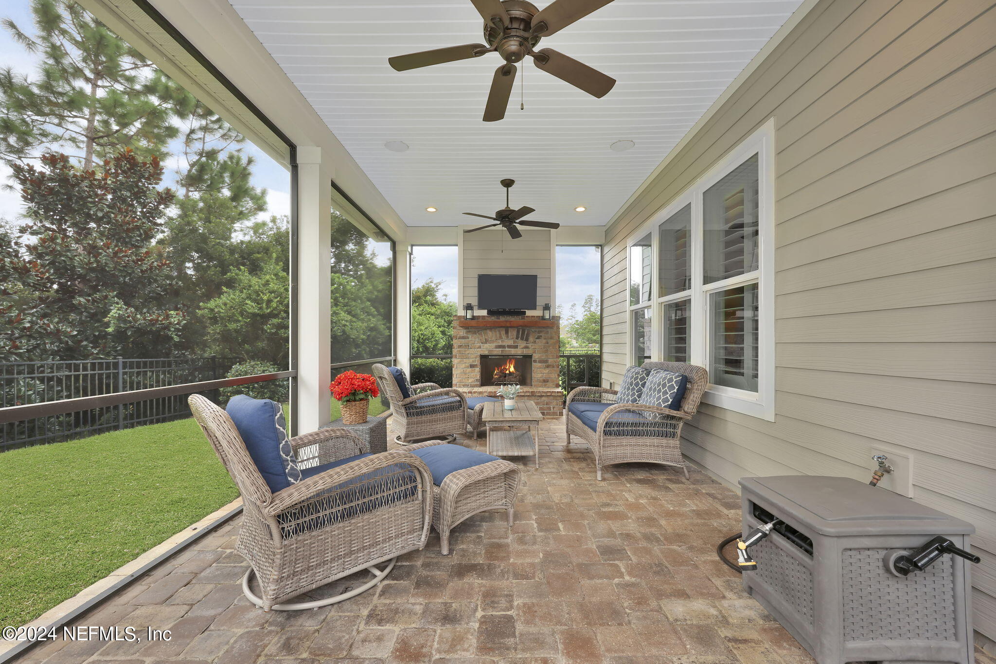 631 OXFORD ESTATES Way