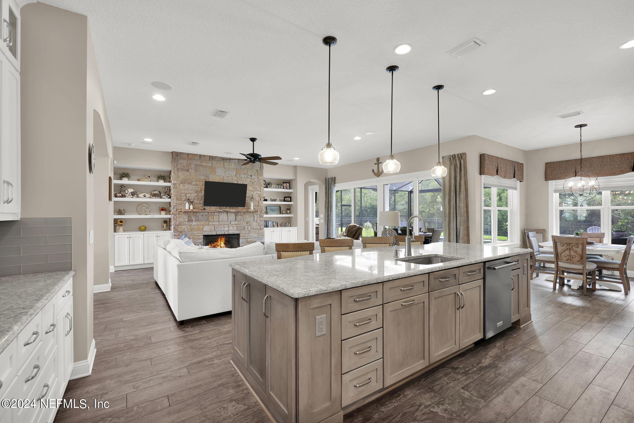 631 OXFORD ESTATES Way