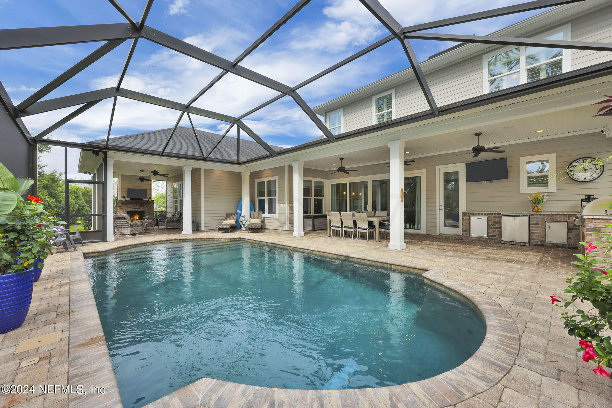 631 OXFORD ESTATES Way