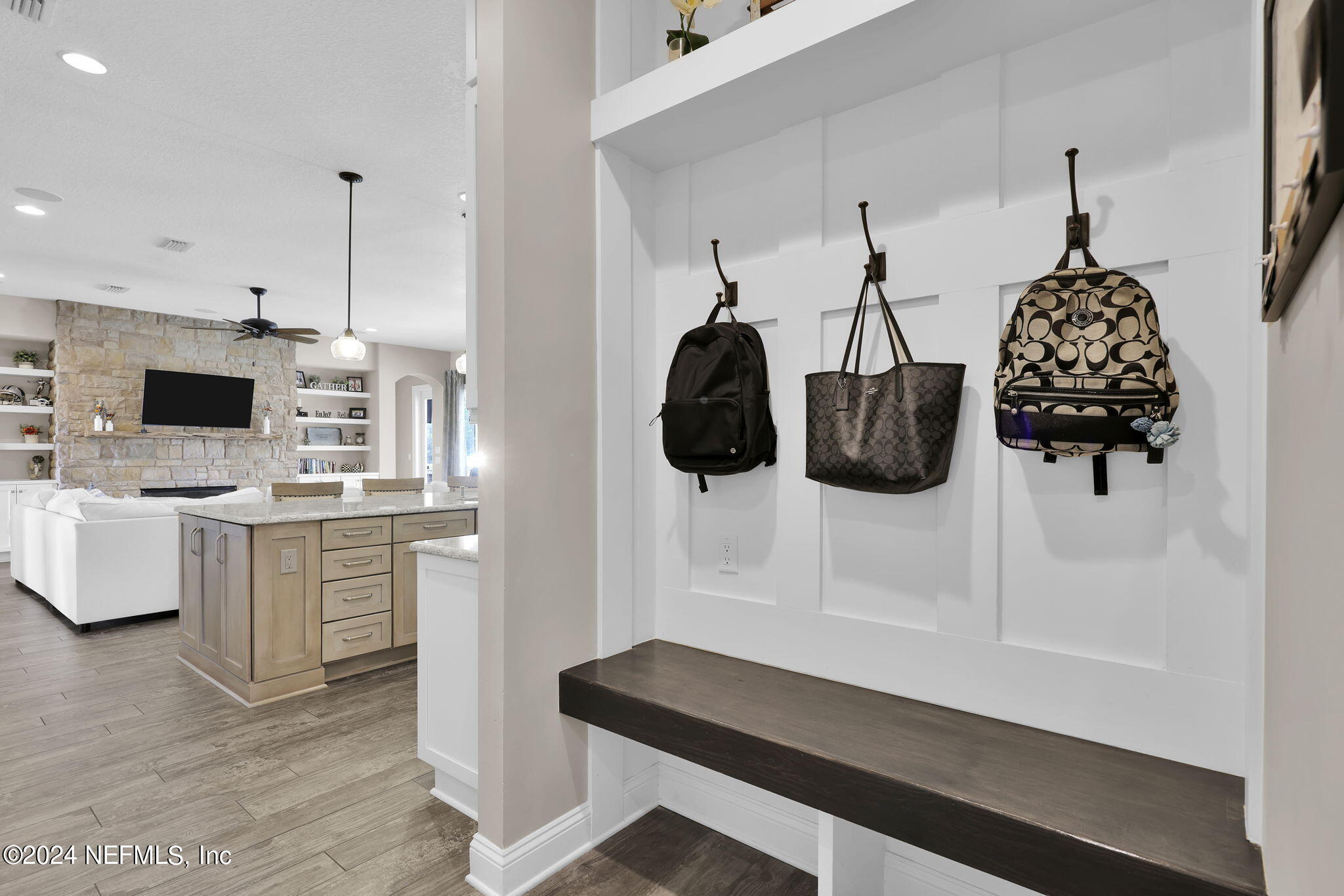 631 OXFORD ESTATES Way