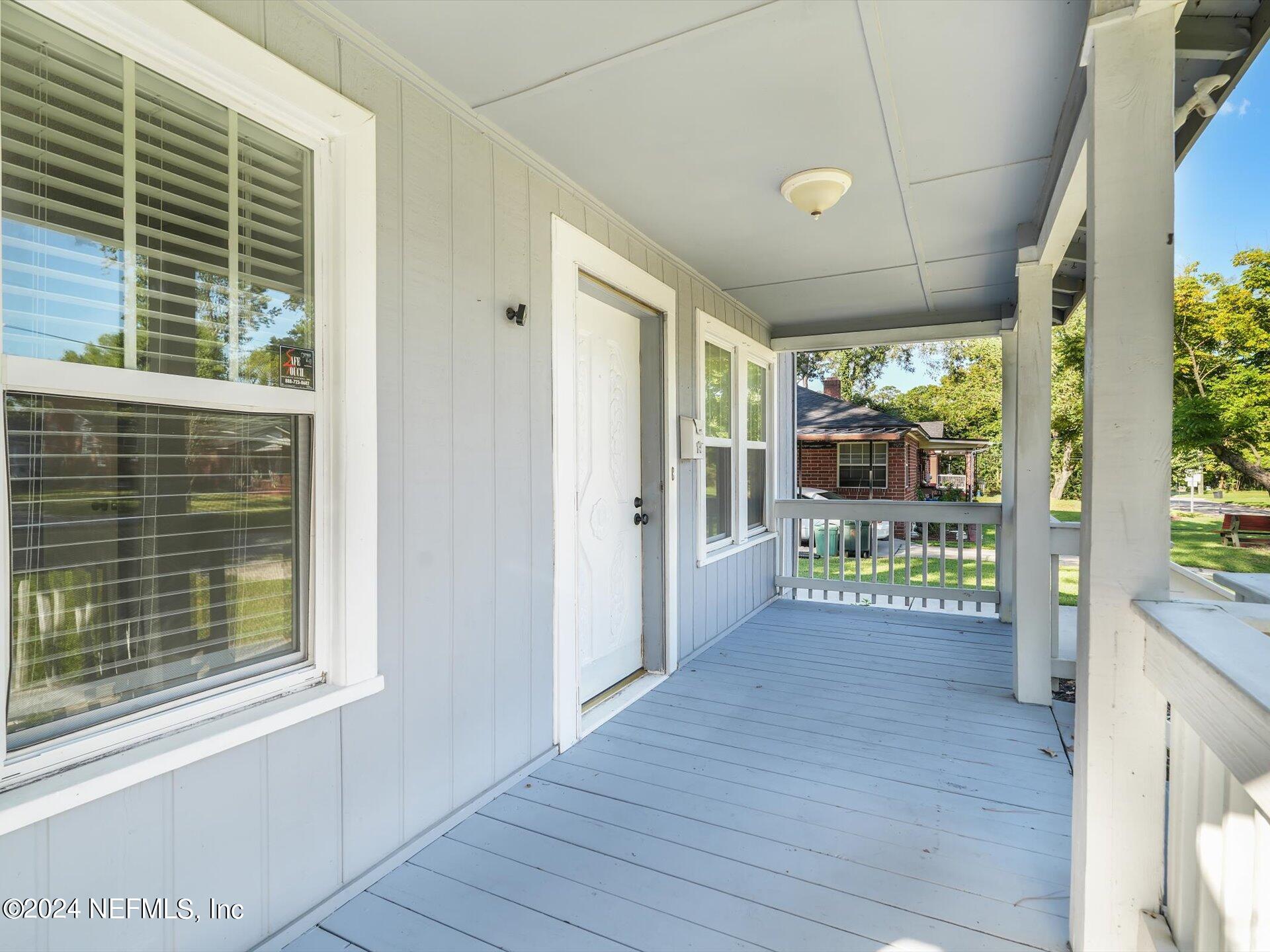 2902 DELLWOOD Avenue