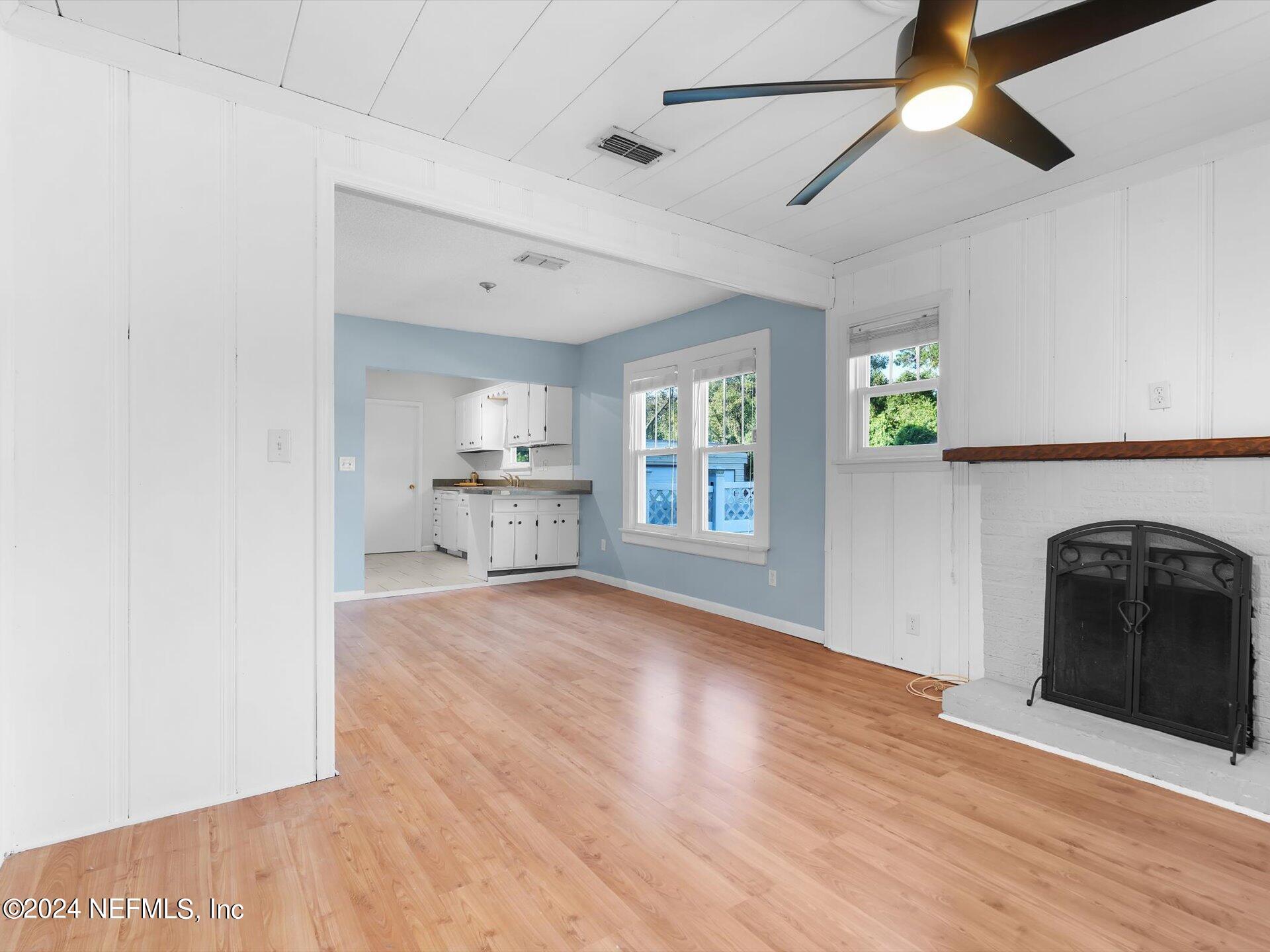 2902 DELLWOOD Avenue