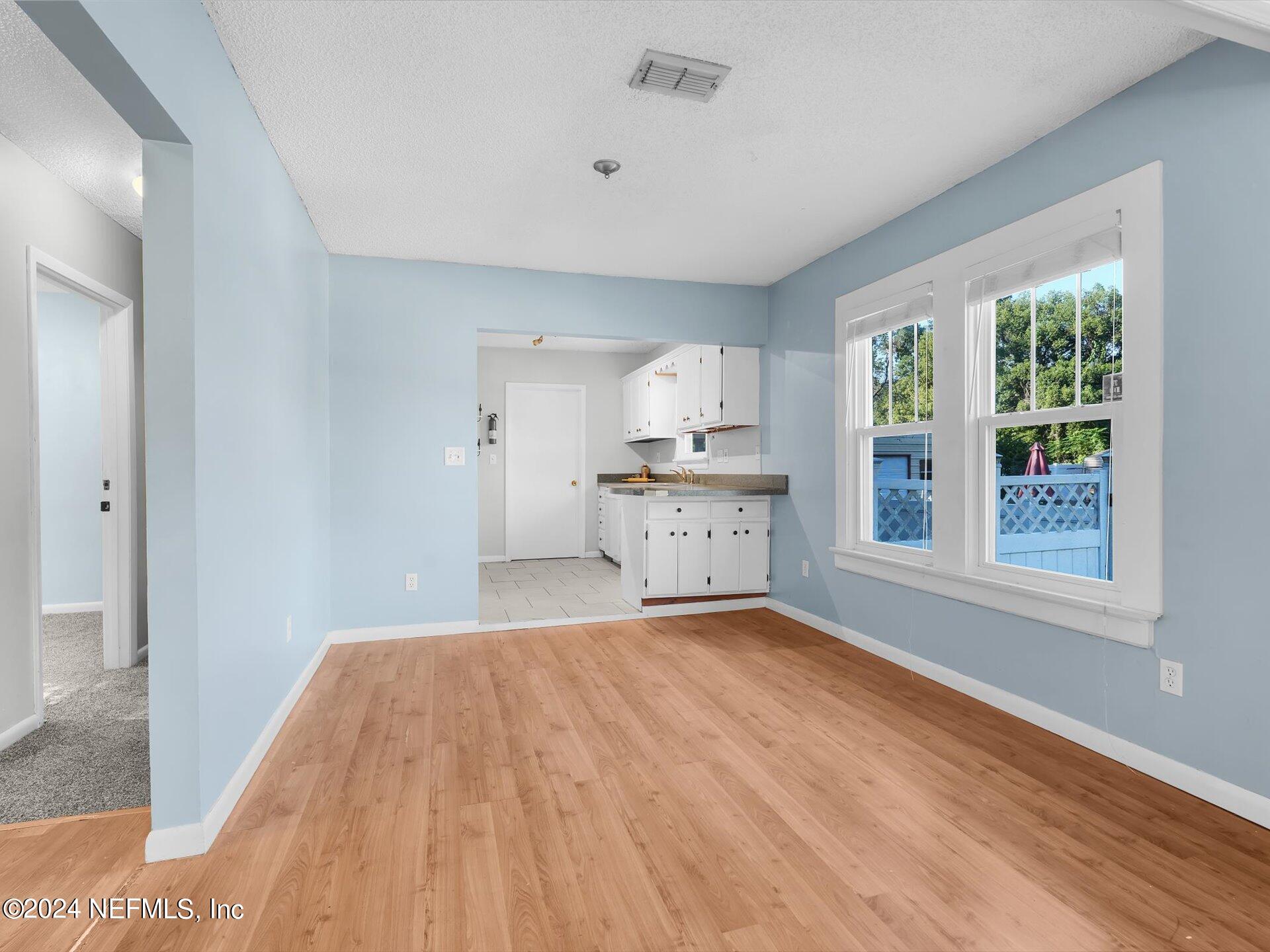 2902 DELLWOOD Avenue