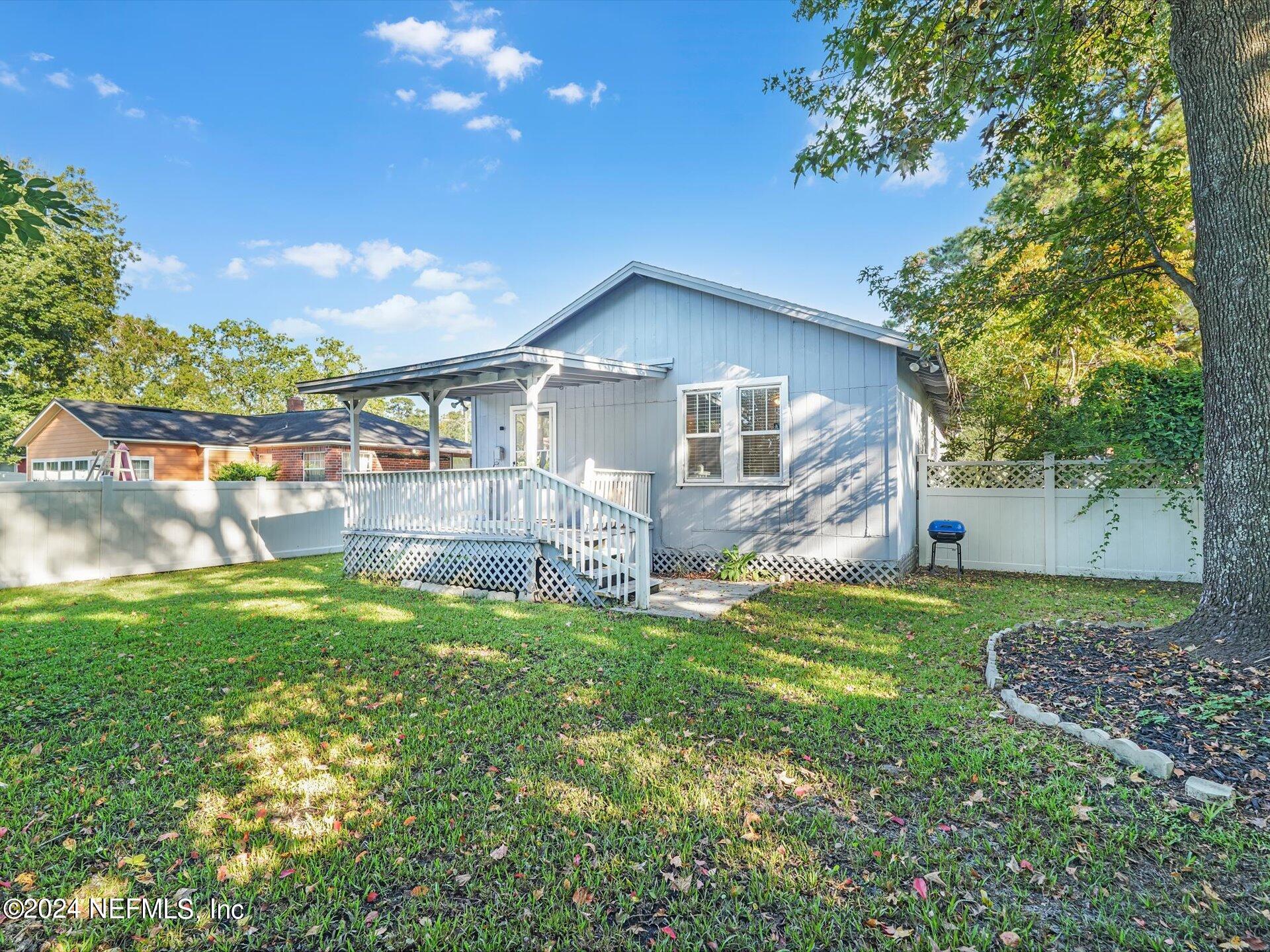 2902 DELLWOOD Avenue