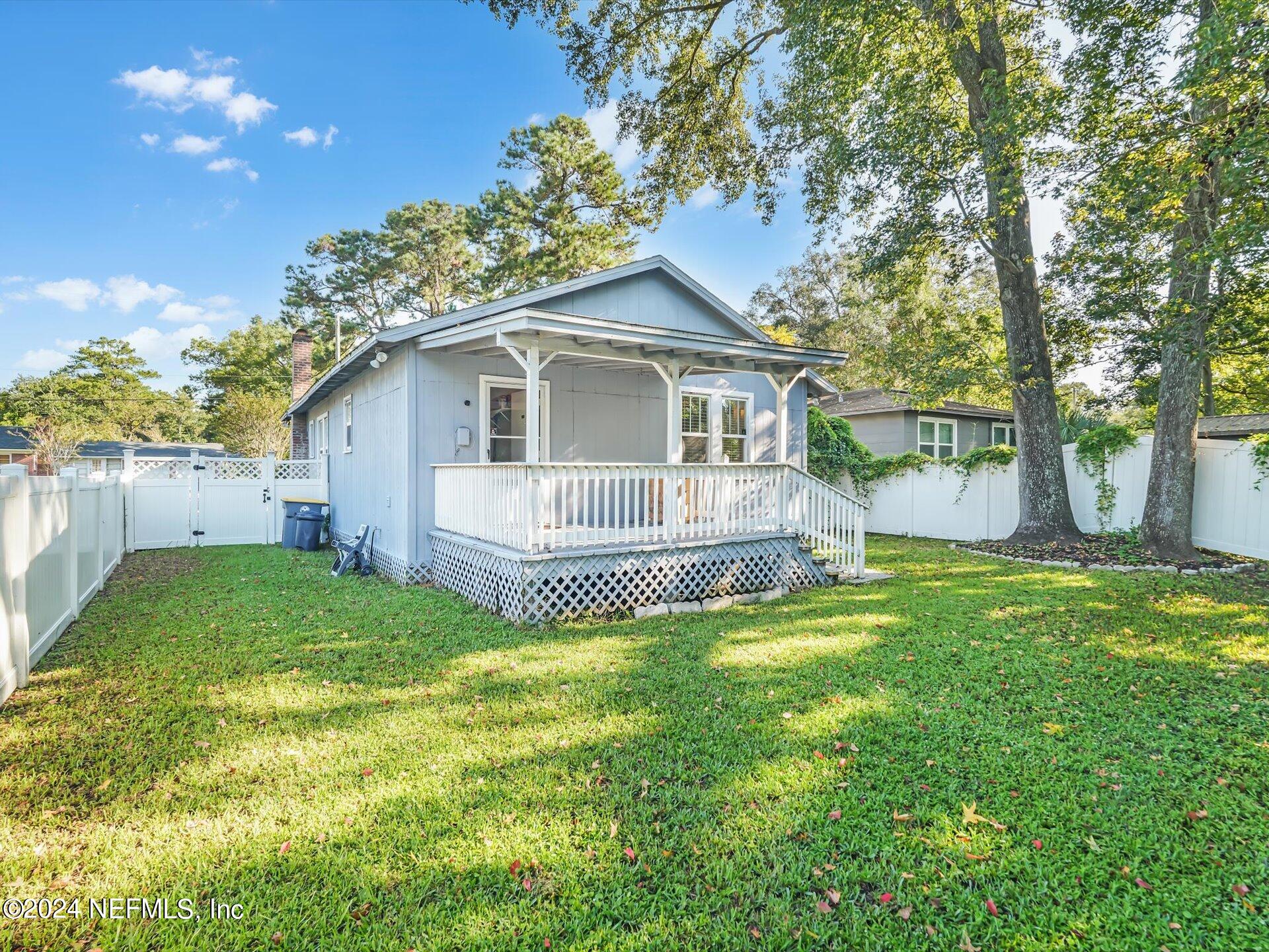 2902 DELLWOOD Avenue