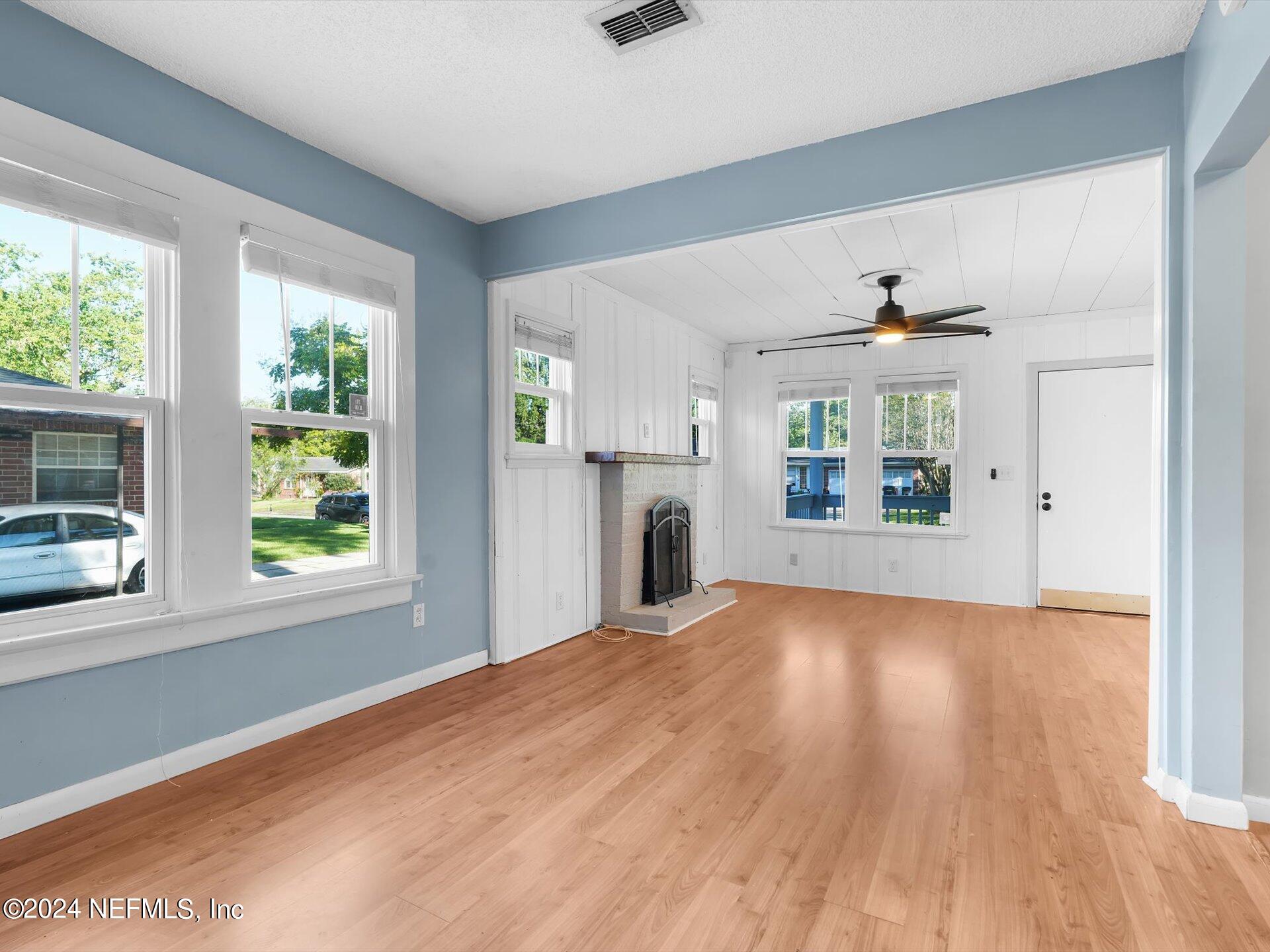 2902 DELLWOOD Avenue