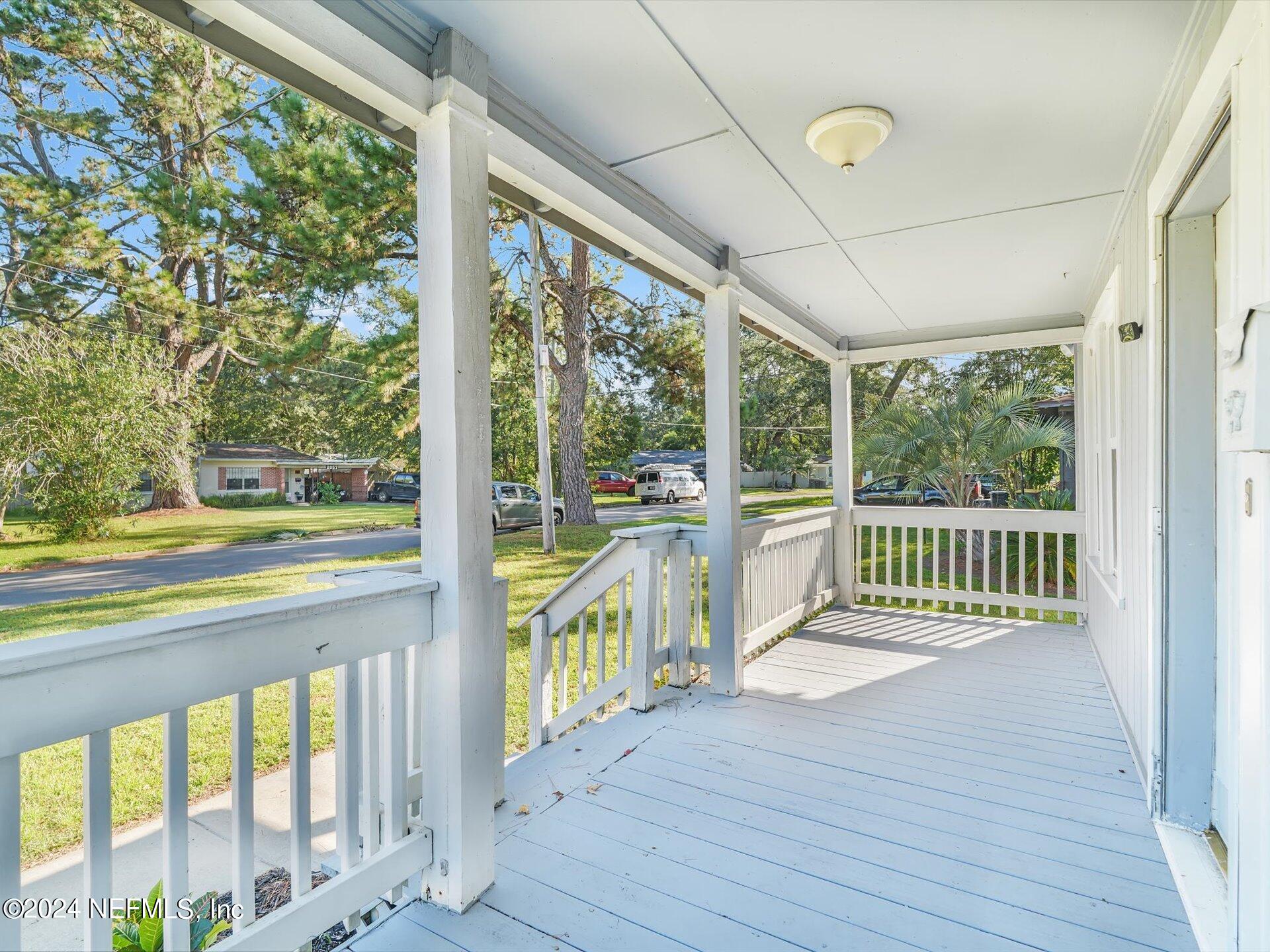 2902 DELLWOOD Avenue