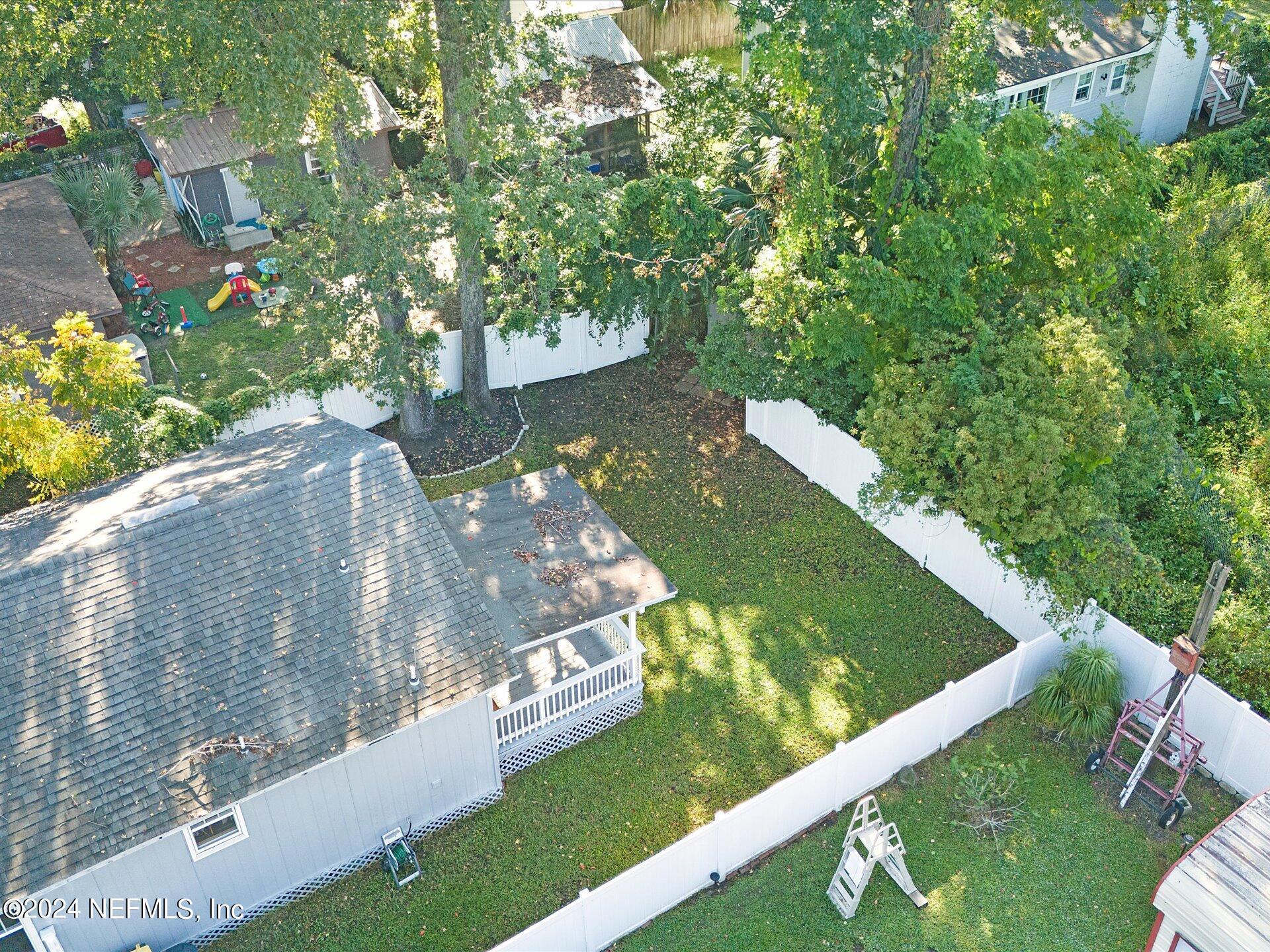 2902 DELLWOOD Avenue