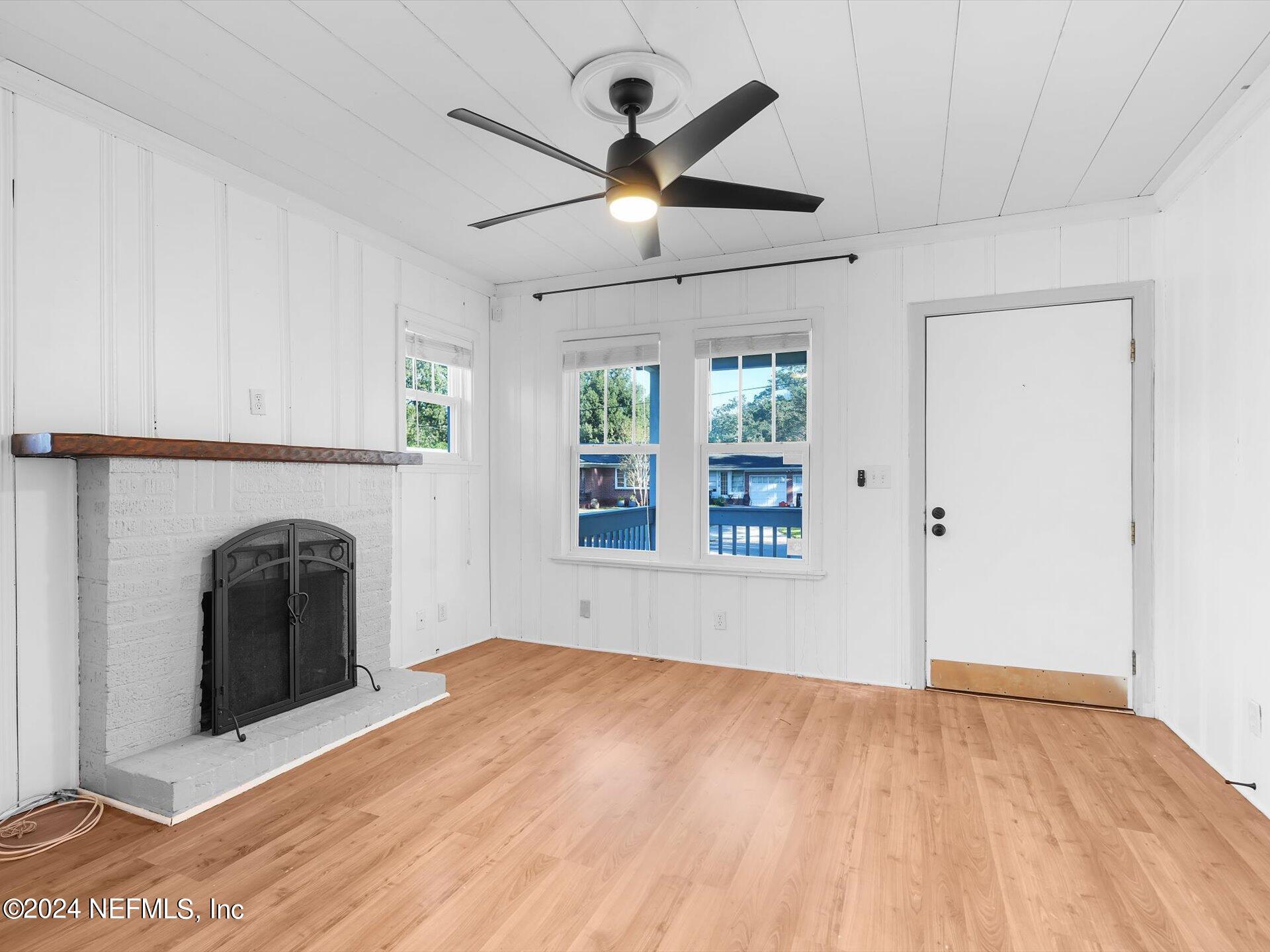 2902 DELLWOOD Avenue