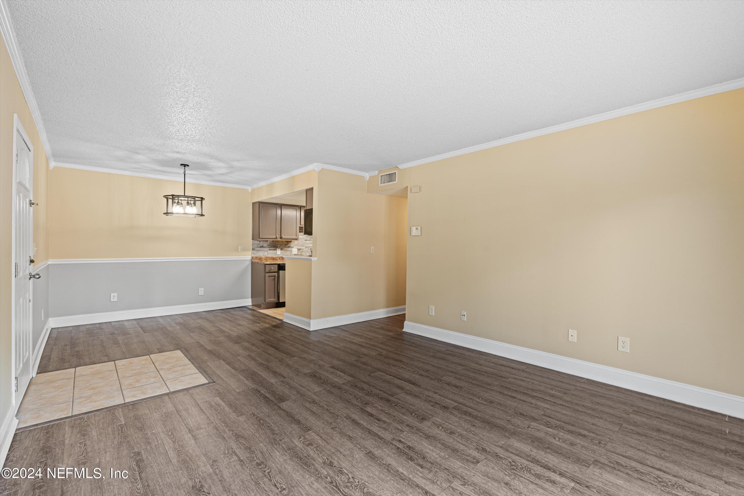 3737 LORETTO Road, 903