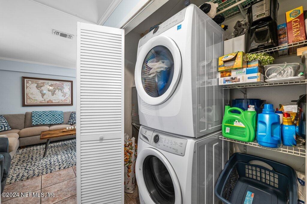 121 13TH Avenue S, B