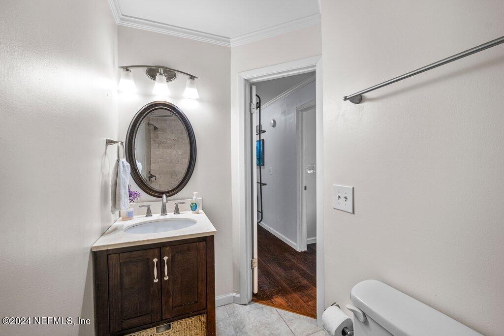 121 13TH Avenue S, B