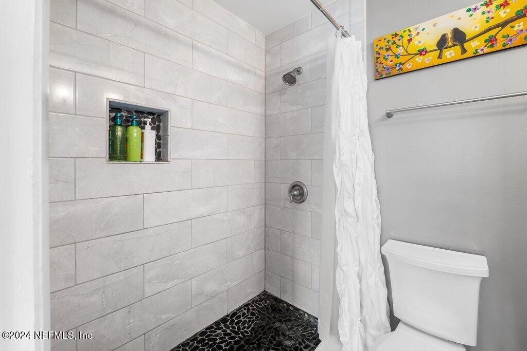 121 13TH Avenue S, B